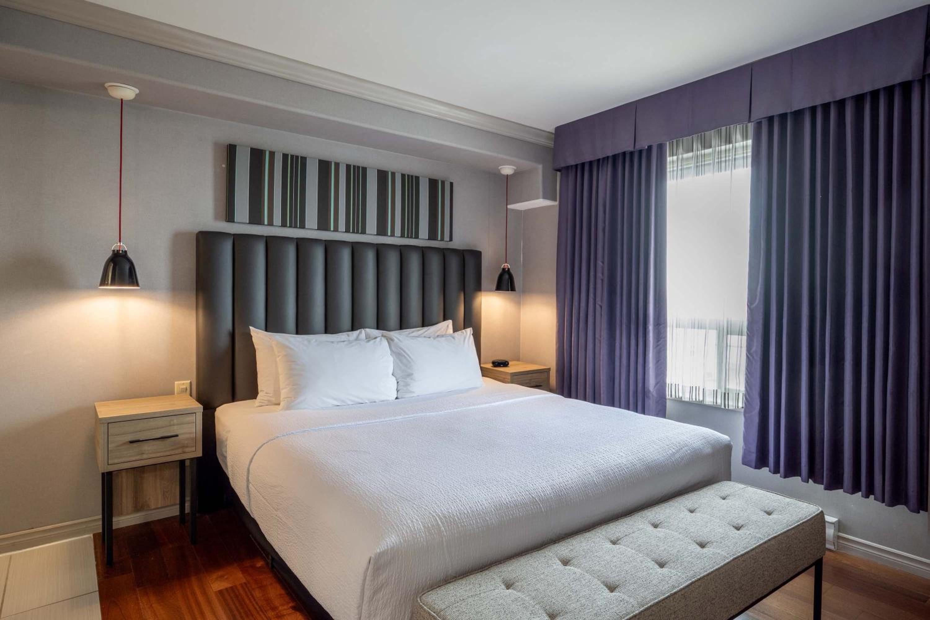 Jacuzzi Suite, 1 King Bed, Sofa Bed, Kitchenette photo 1