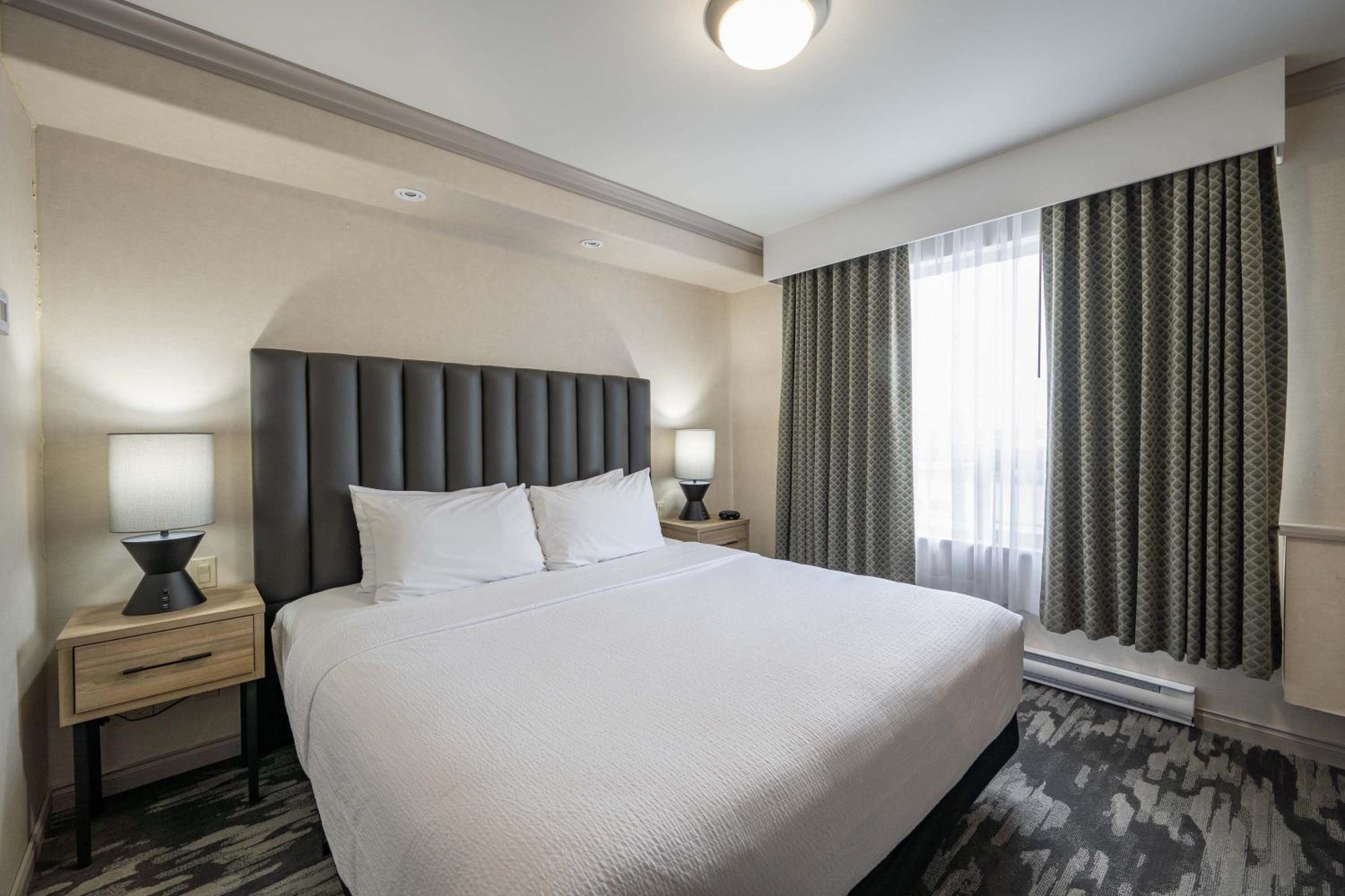 Standard Suite, 1 King Bed, Sofa Bed, Kitchenette - Photo 1