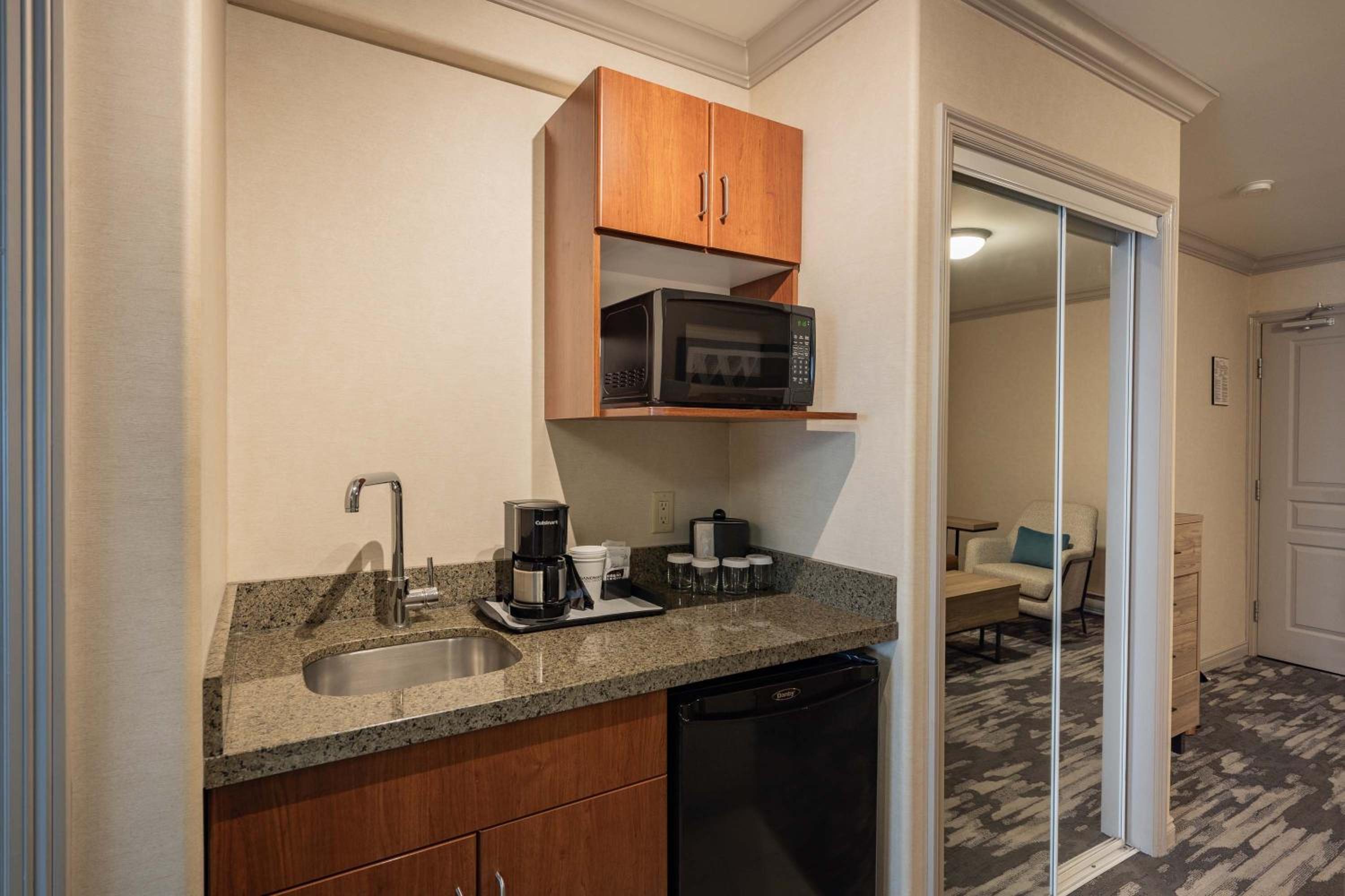 Standard Suite, 1 King Bed, Sofa Bed, Kitchenette - Photo 7