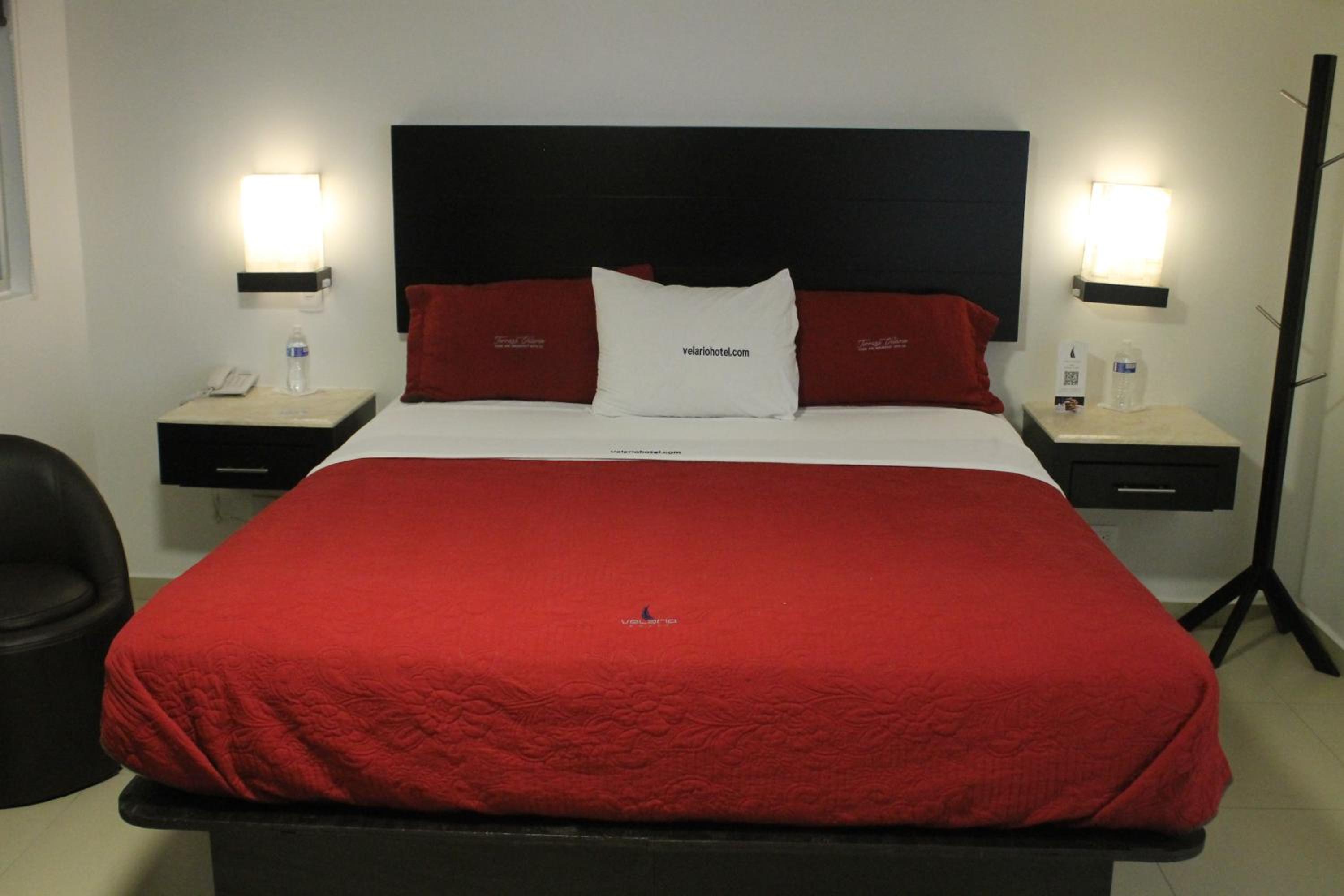 Deluxe Room (2 Adults + 1 Child)