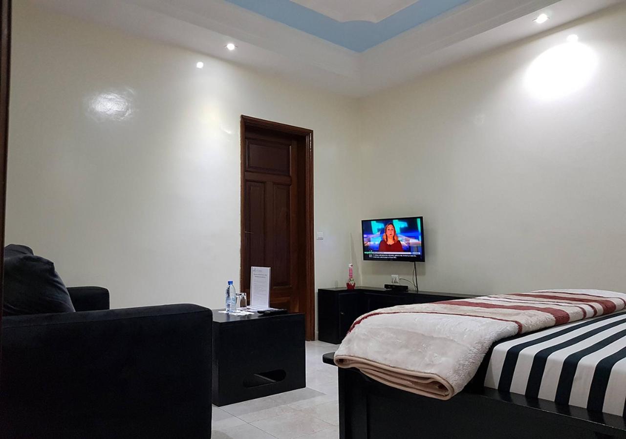 Deluxe Studio