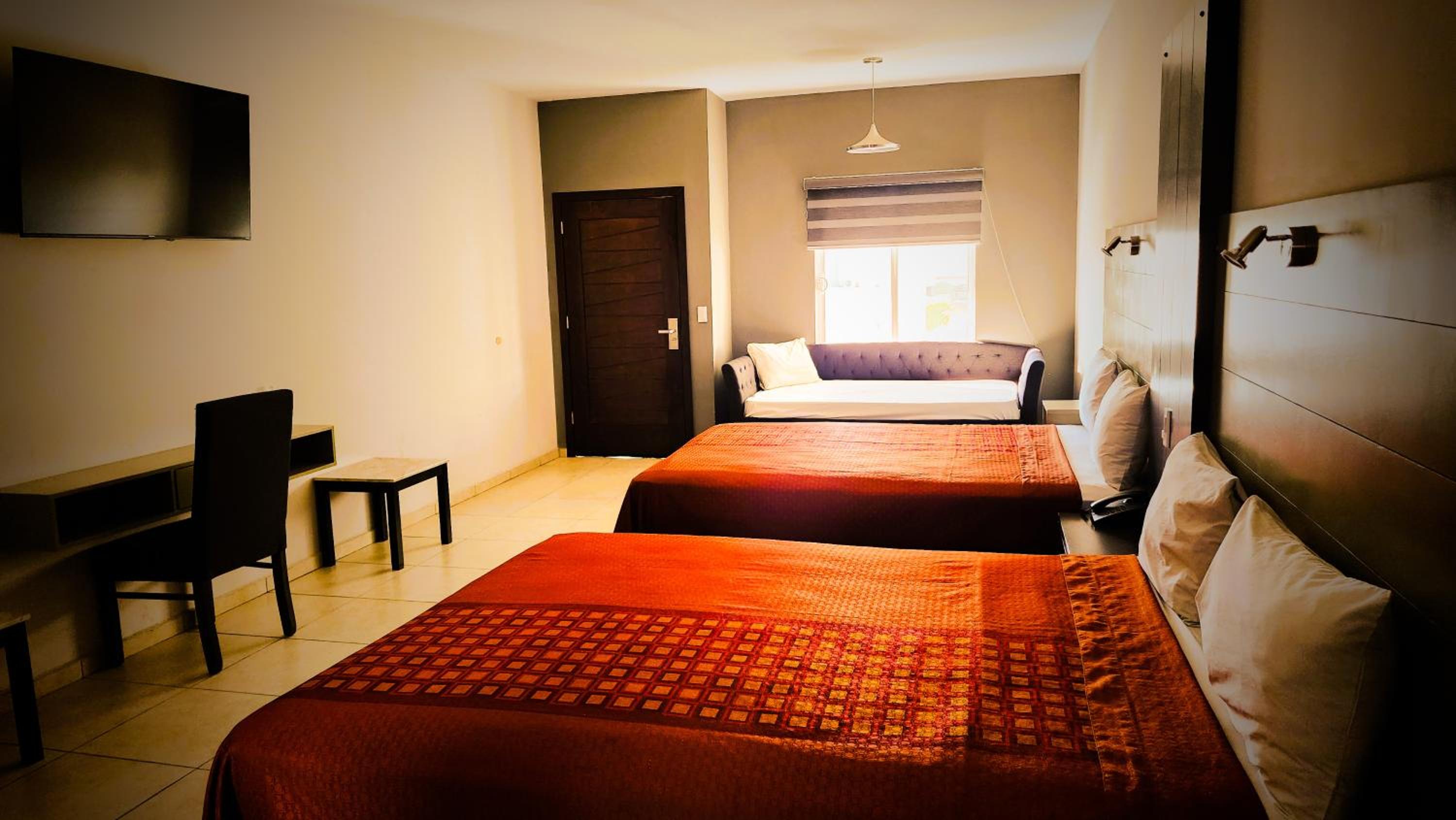 Family Suite - Photo 7