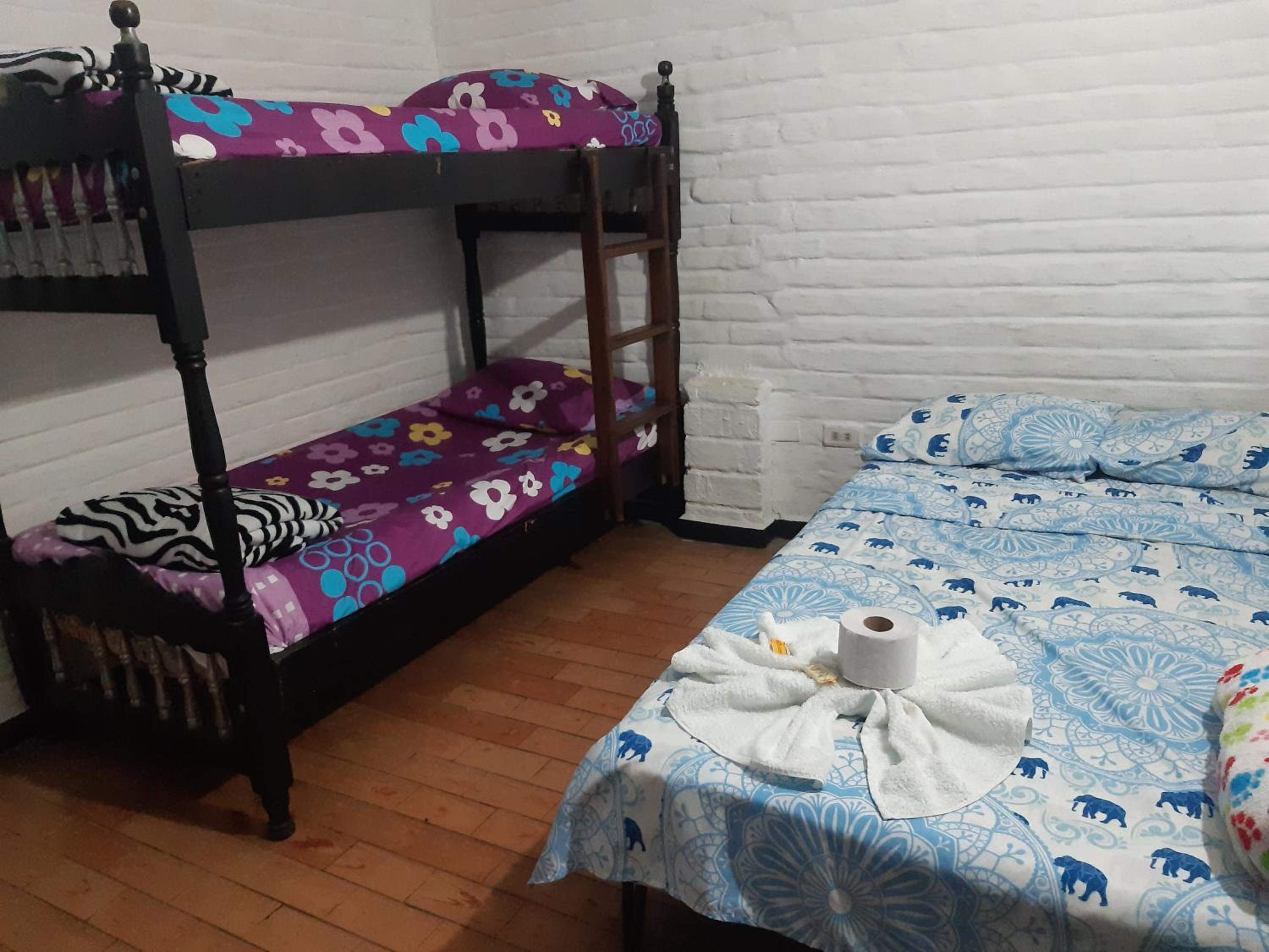 Economy Quadruple Room photo 3