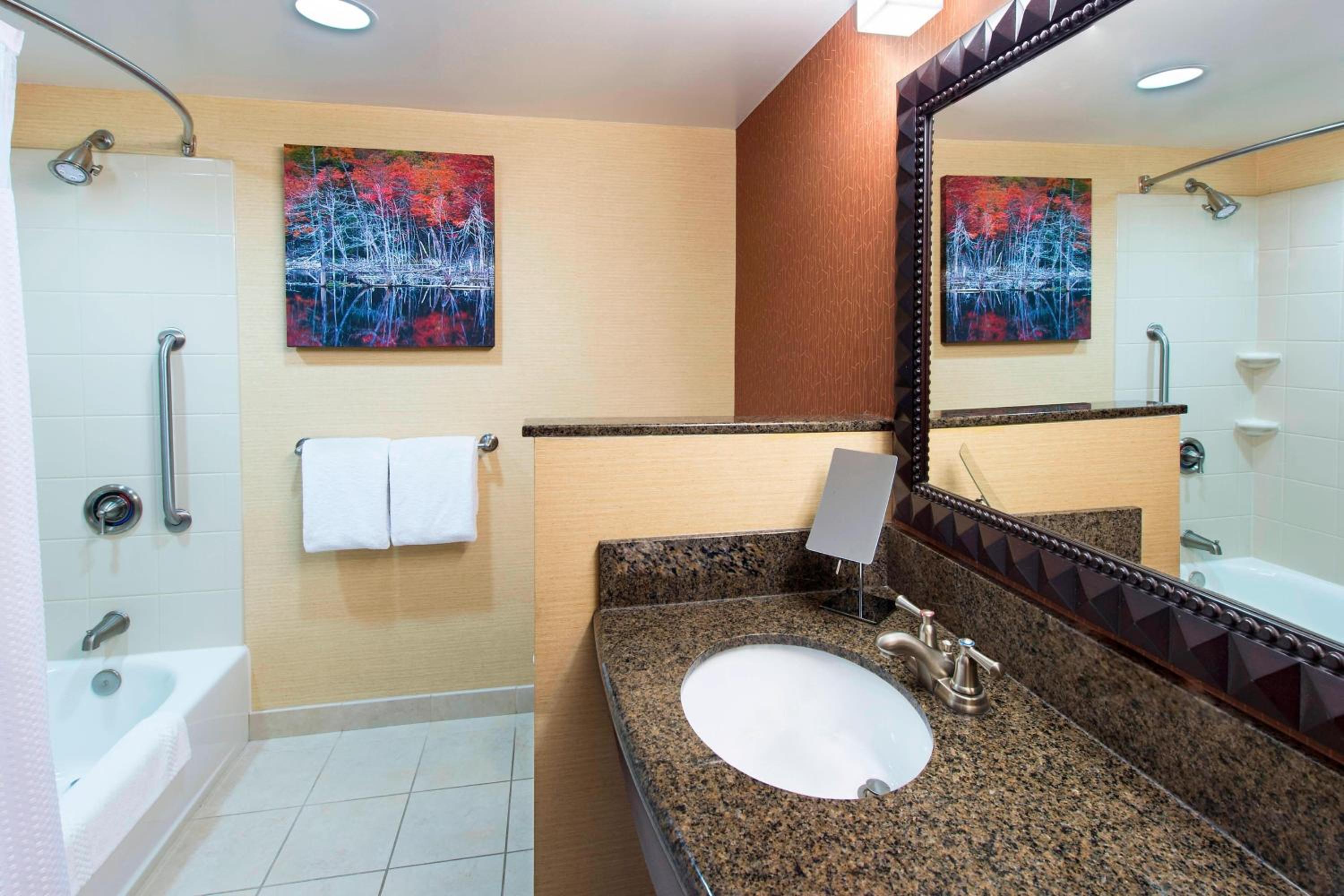 Superior King Room - Photo 3