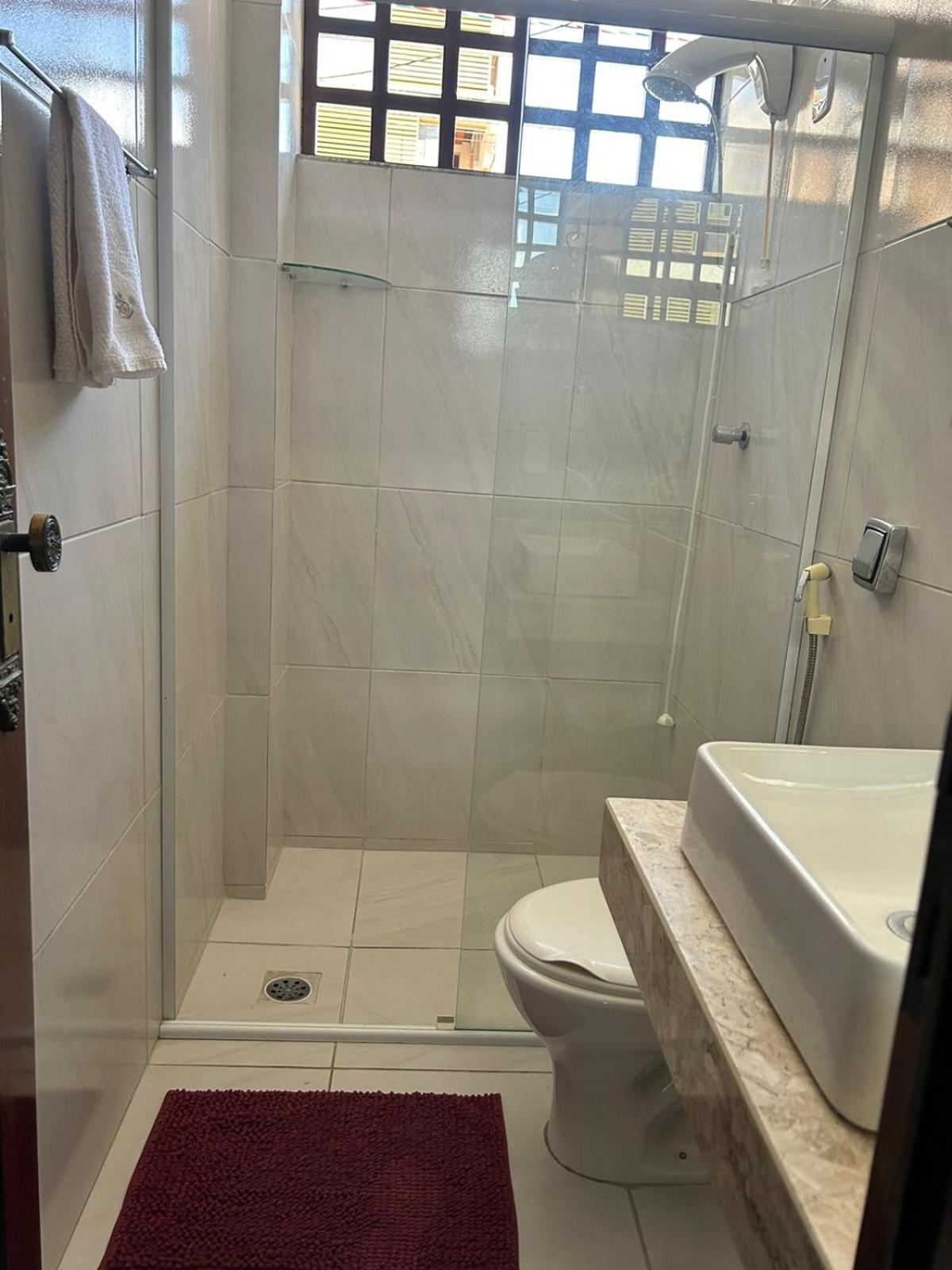 Family Room with Private Bathroom photo 3