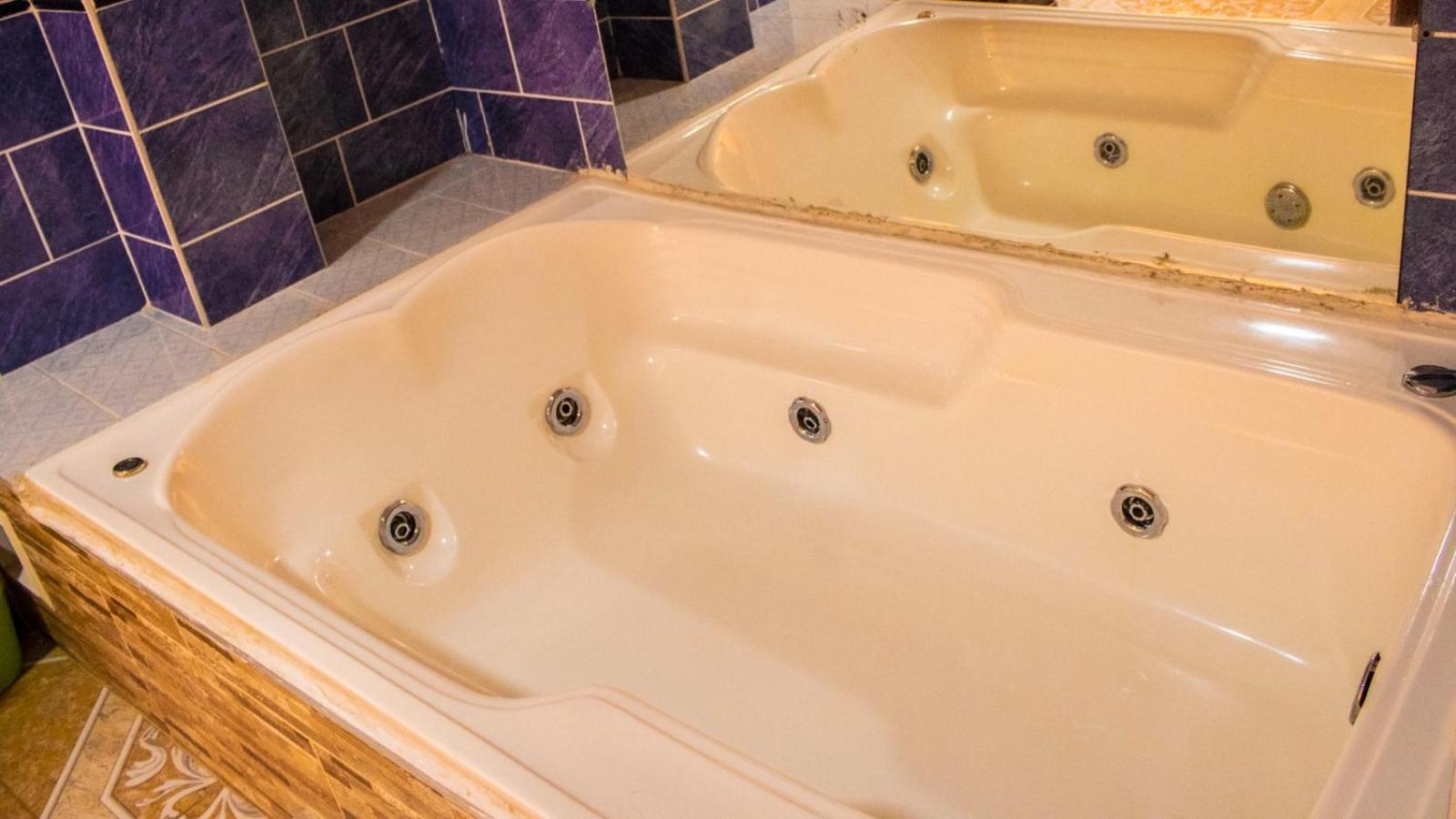 Deluxe Suite with Spa Bath photo 3