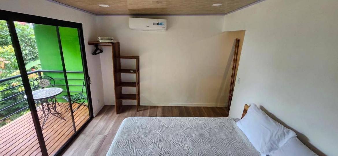 Deluxe Room - Photo 16