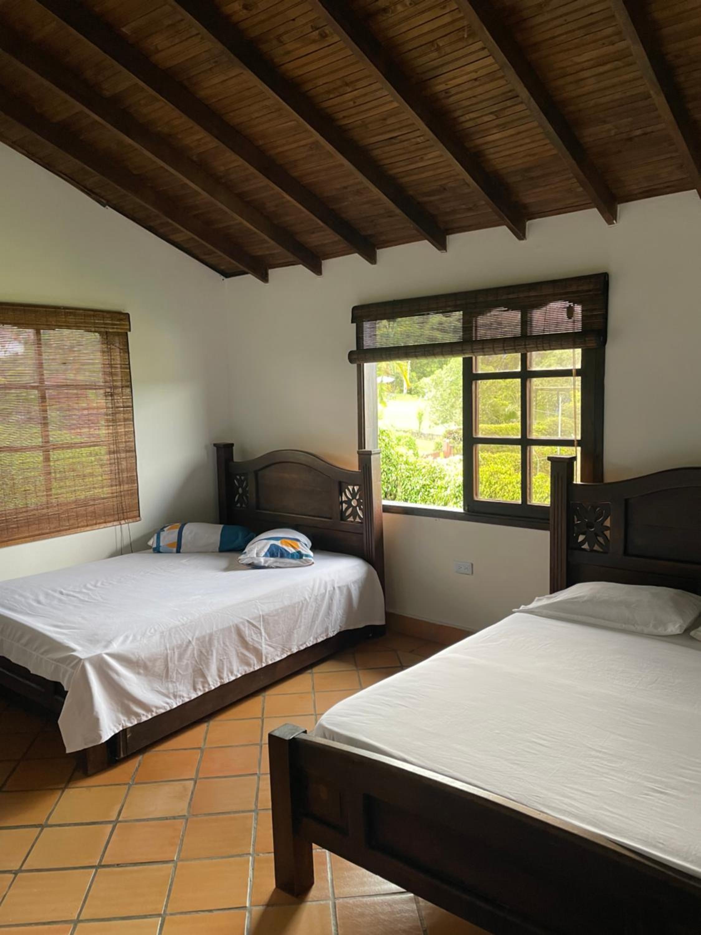 Seven-Bedroom House photo 1