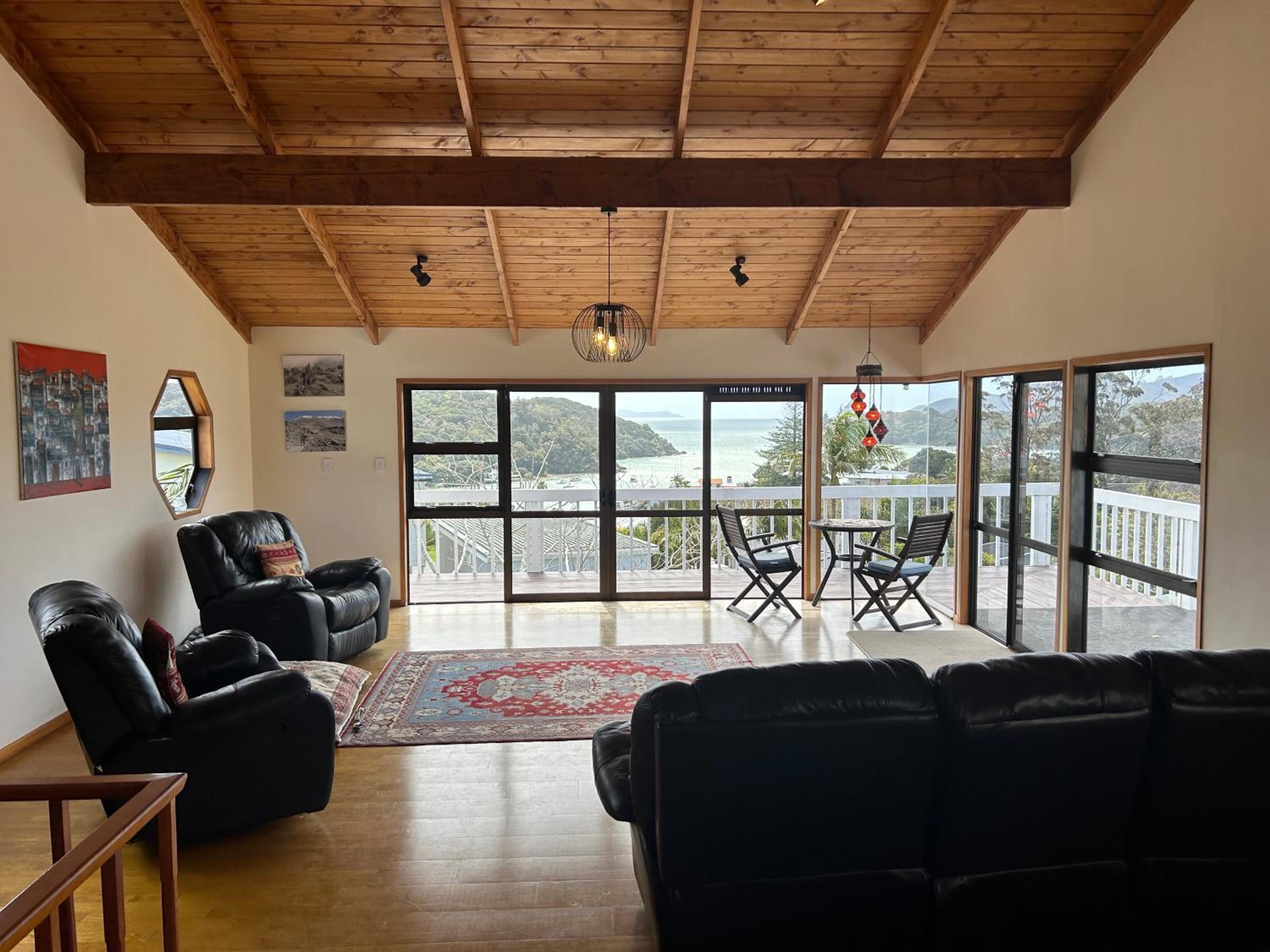 Deluxe Suite With Sea View photo 3