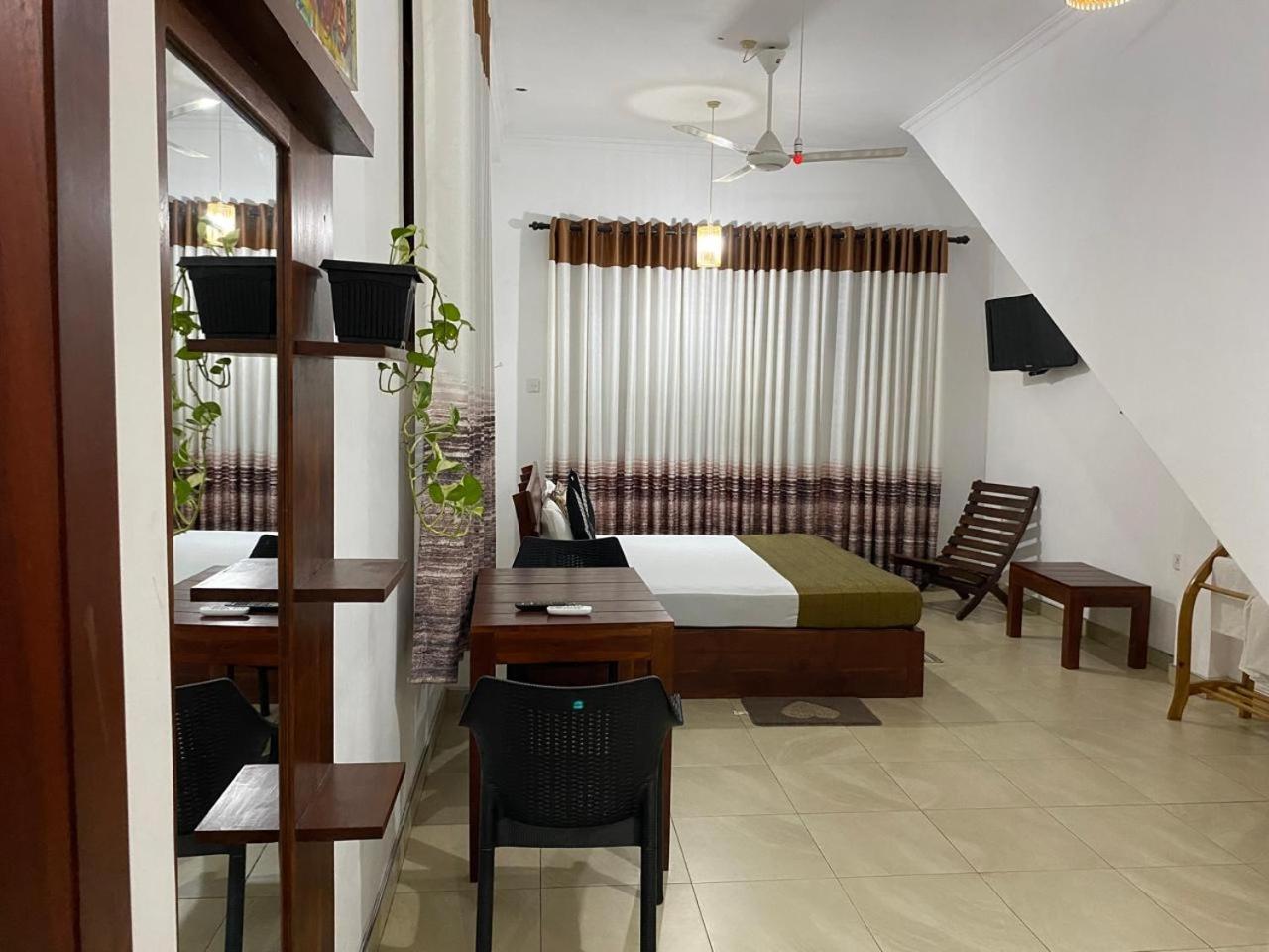 Deluxe Double Room with Balcony photo 3
