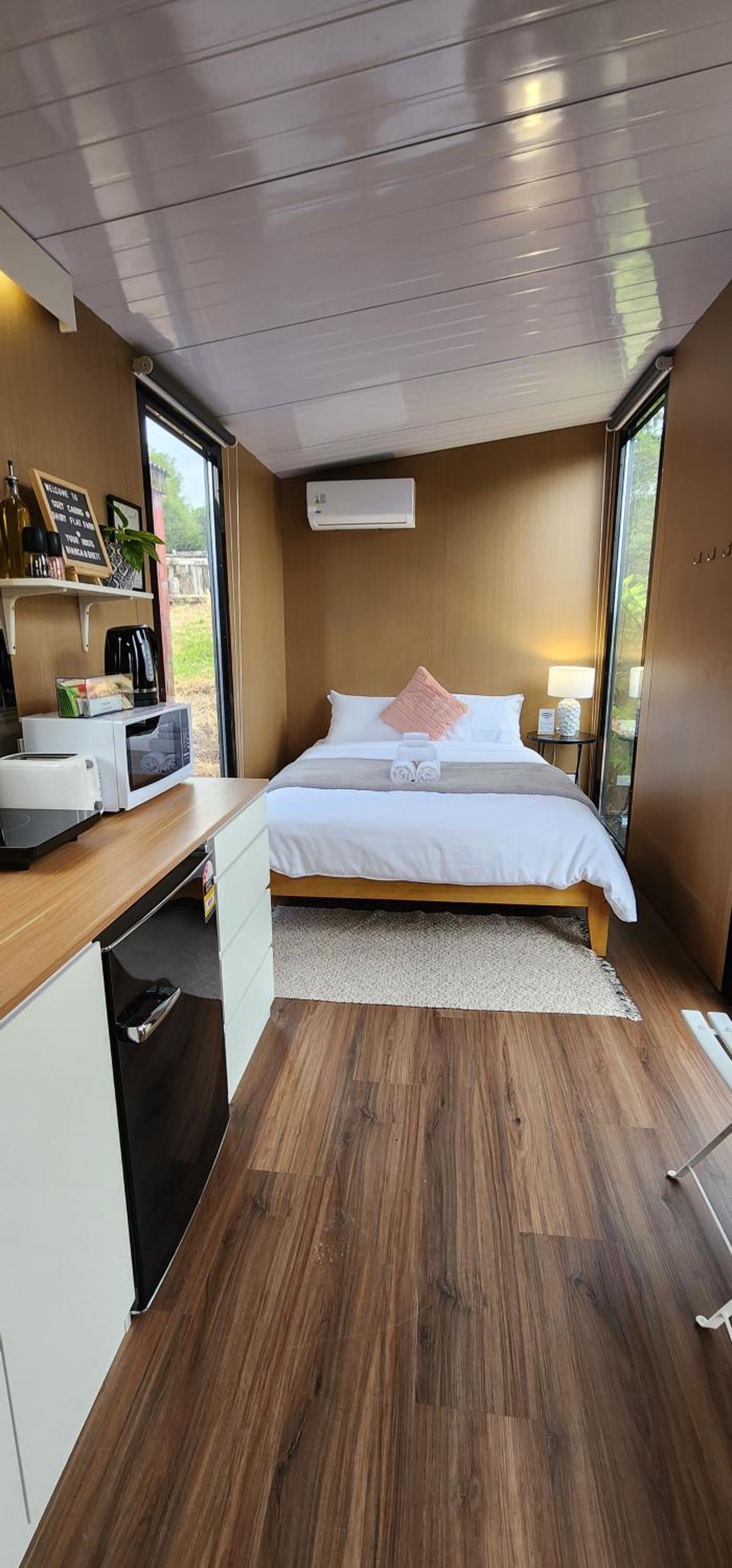 One-Bedroom House photo 1
