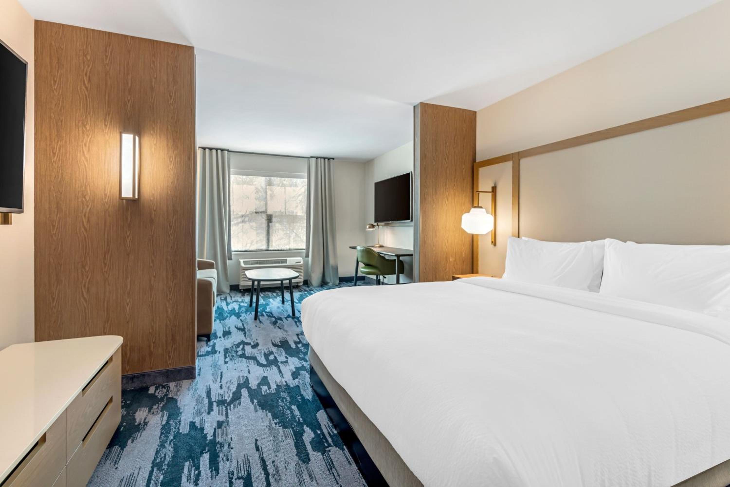 King Suite - Photo 3