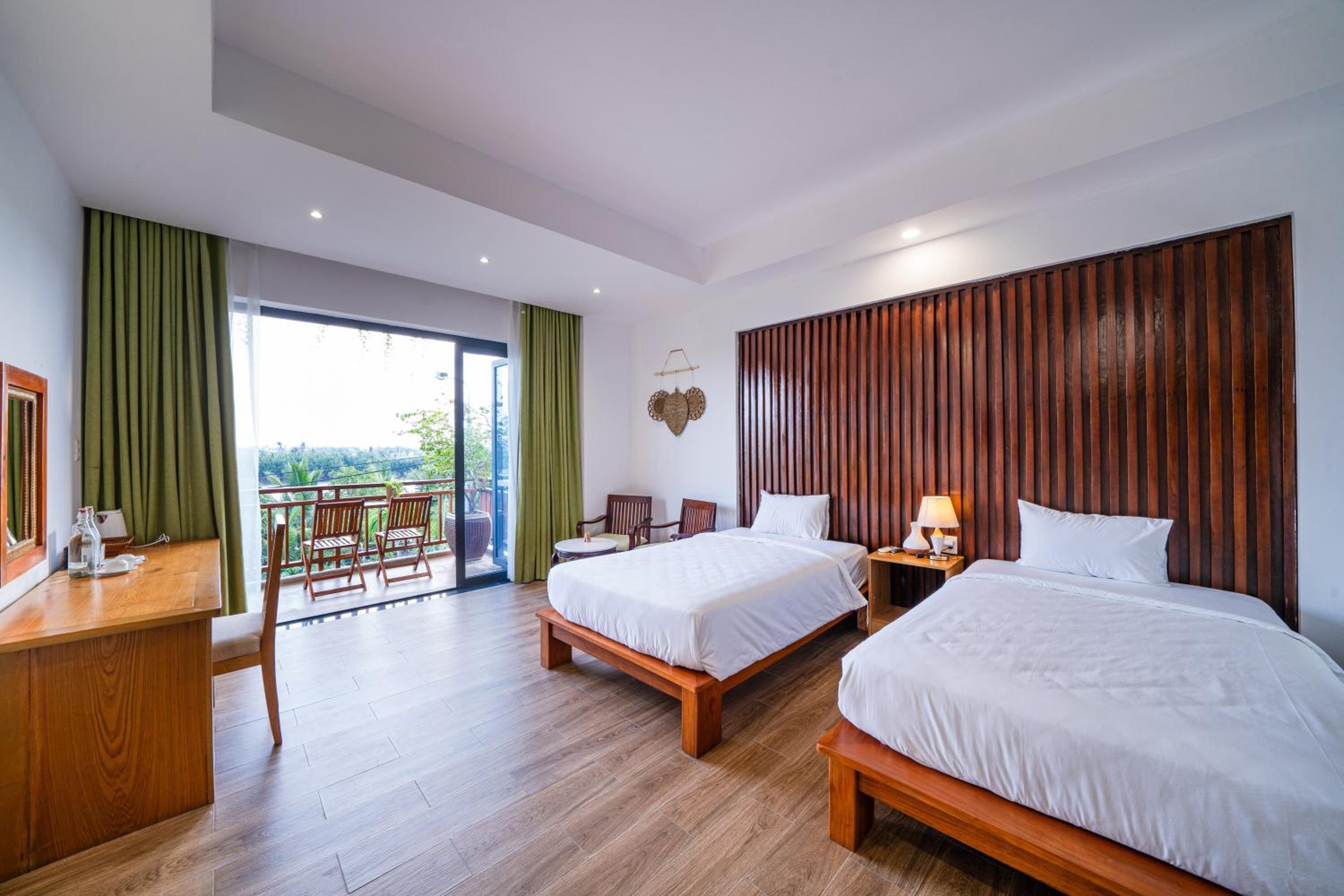 Twin Room With View
