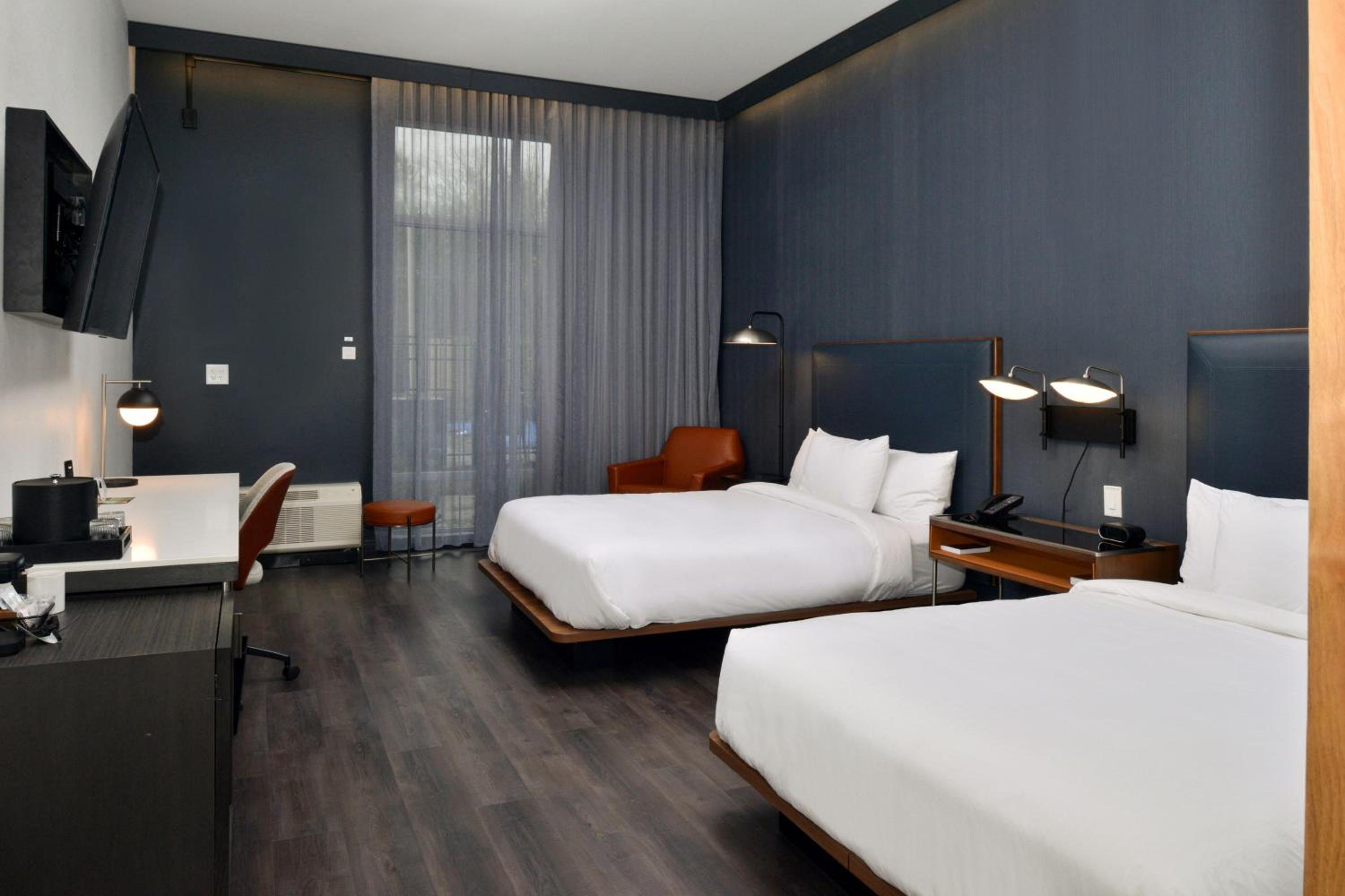Double Queen Room - Photo 2