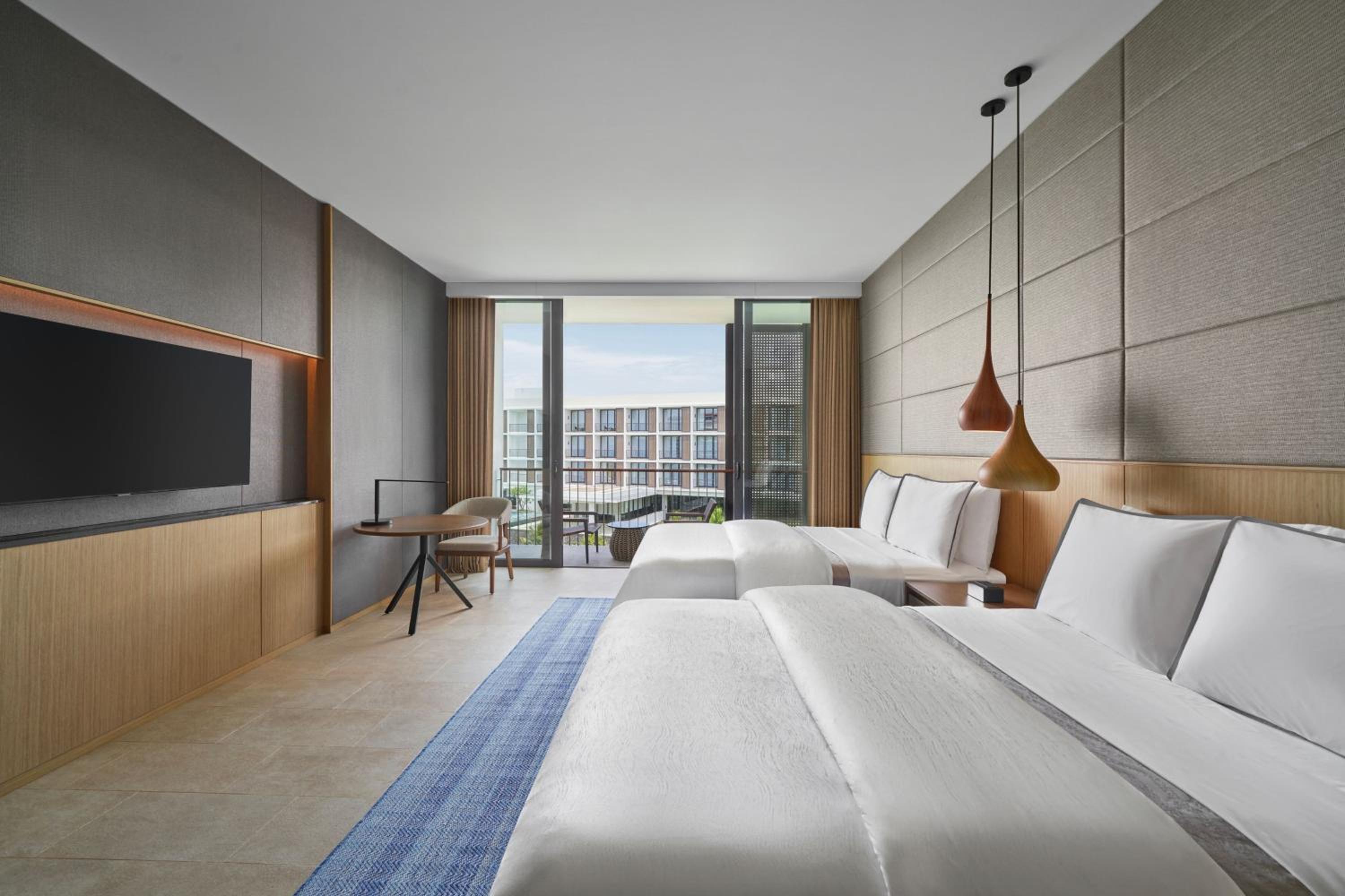 Deluxe Sea View with Two Double Beds and Balcony - Photo 6