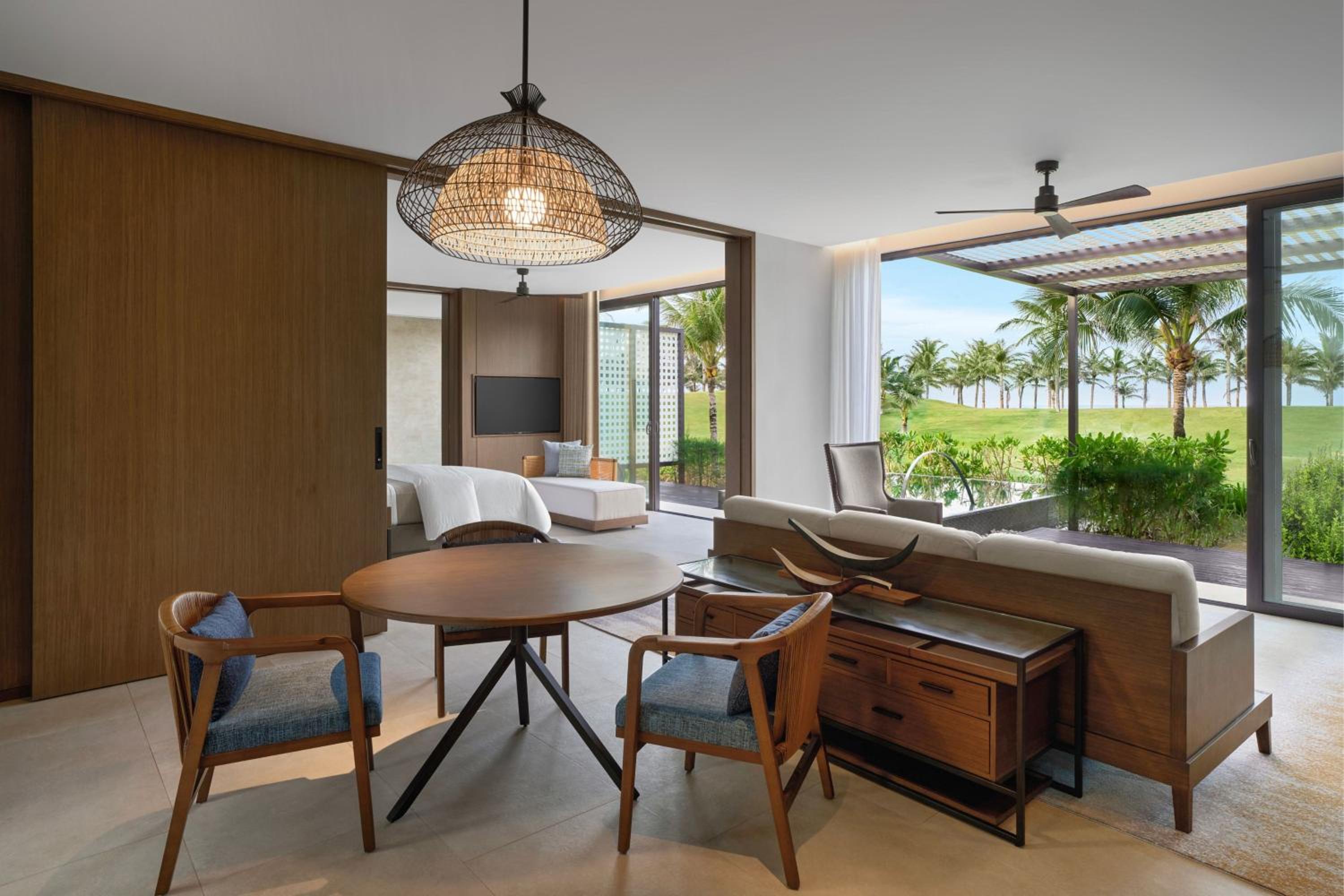 One-Bedroom Villa with Private Pool and Resort View - Photo 2