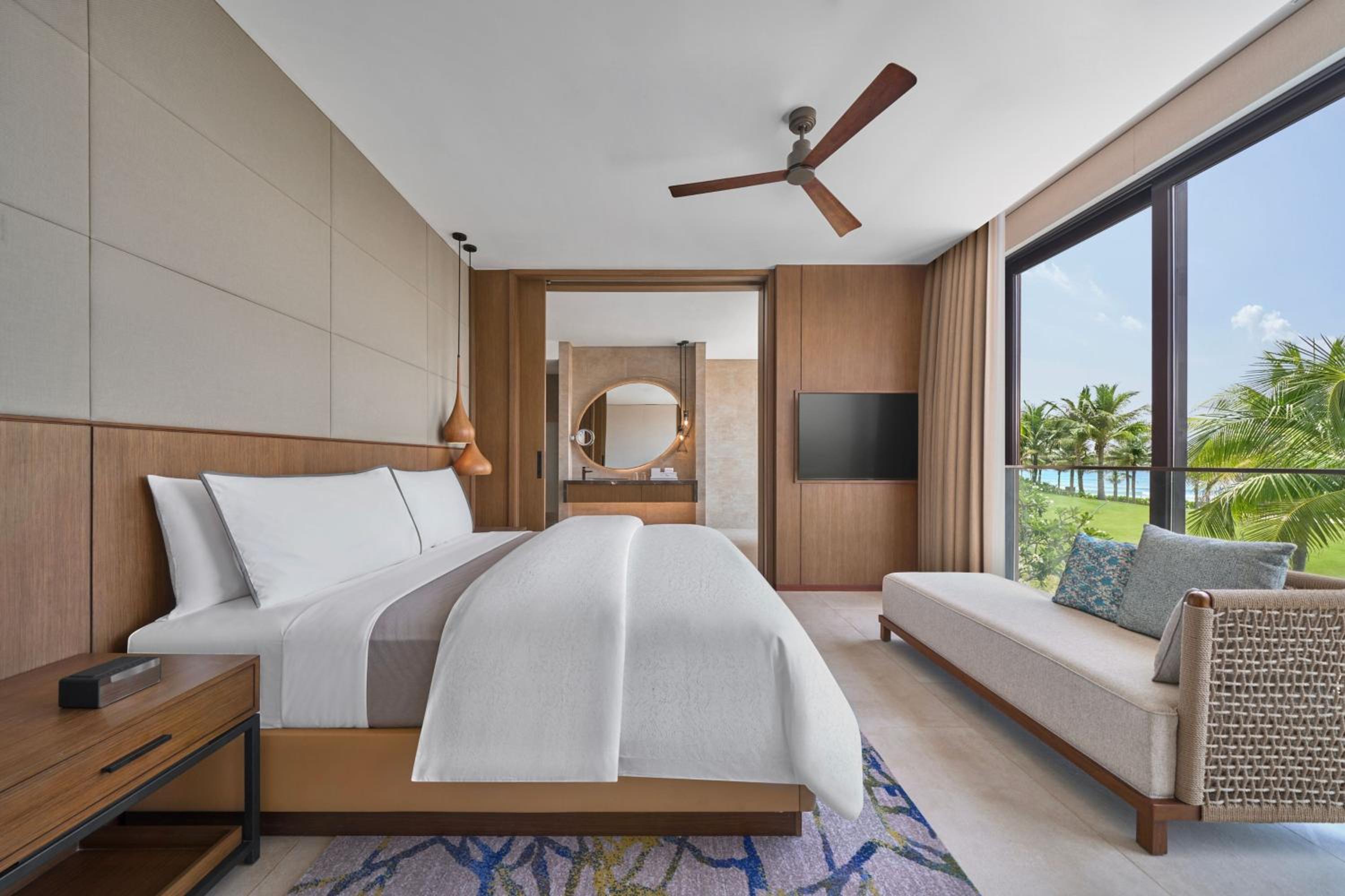Three-Bedroom Villa with Private Pool and Sea View - Photo 10