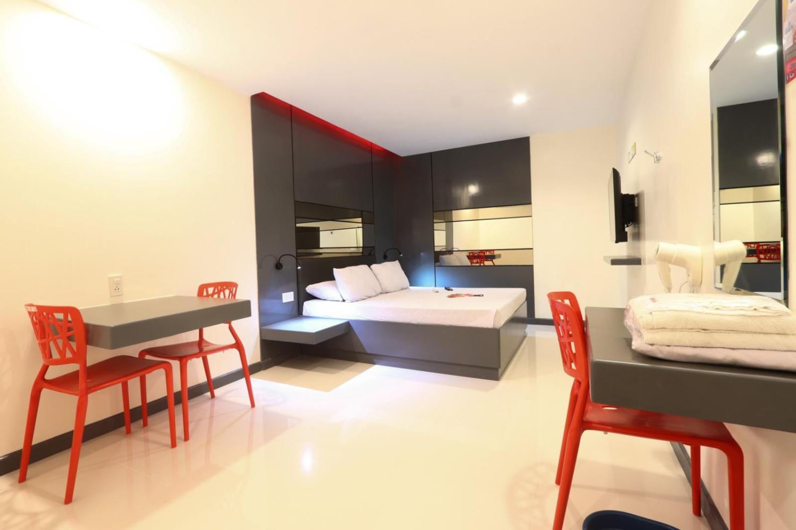 Executive Room - Photo 1