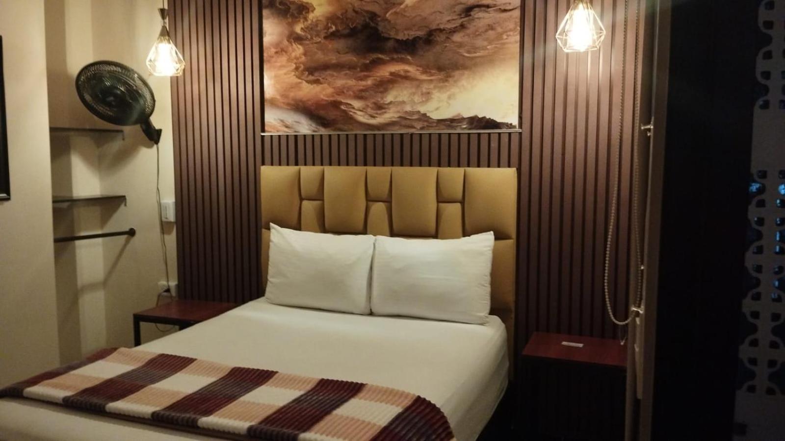 Standard Double Room with Fan photo 2