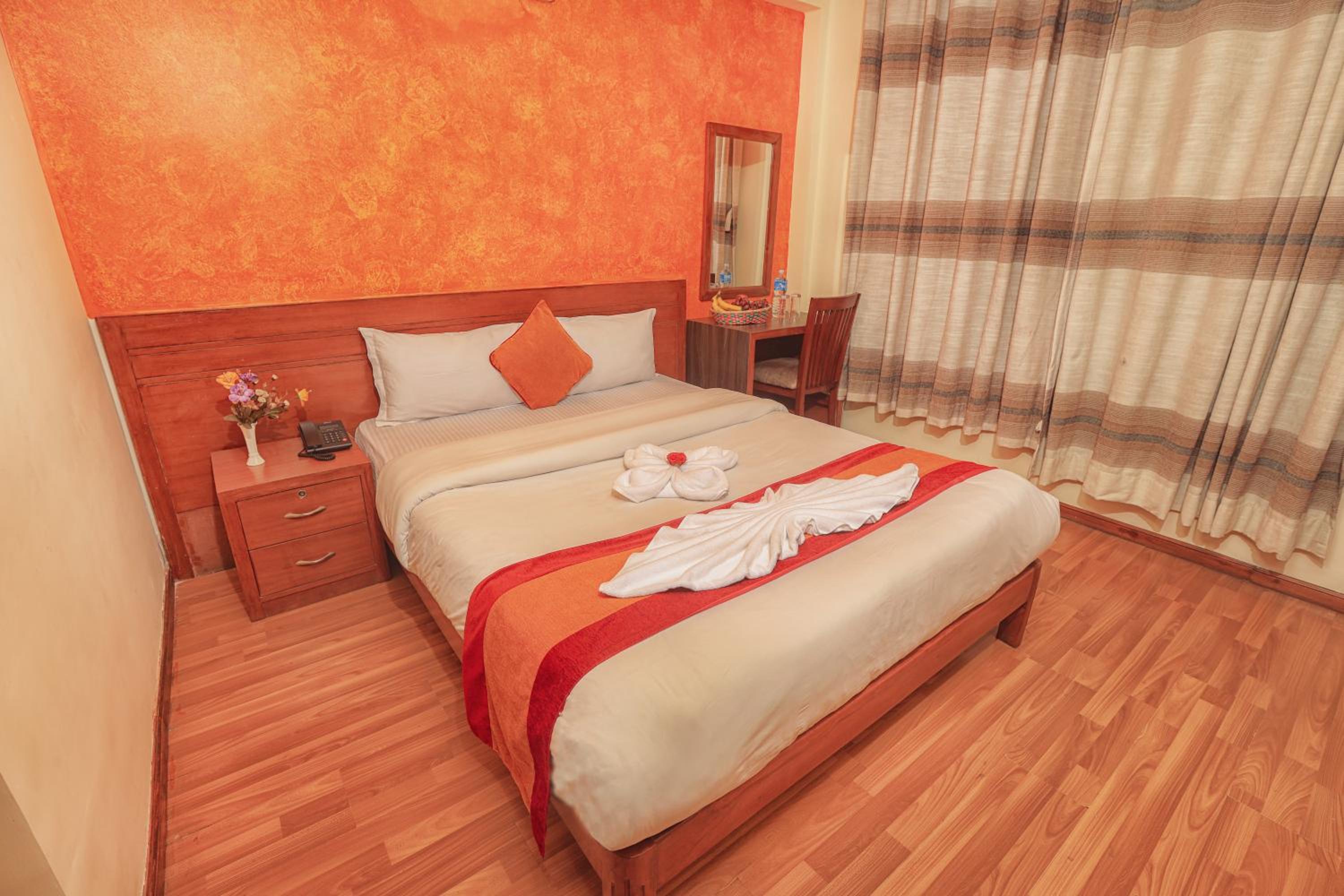 Double Room with Private Bathroom - Photo 3