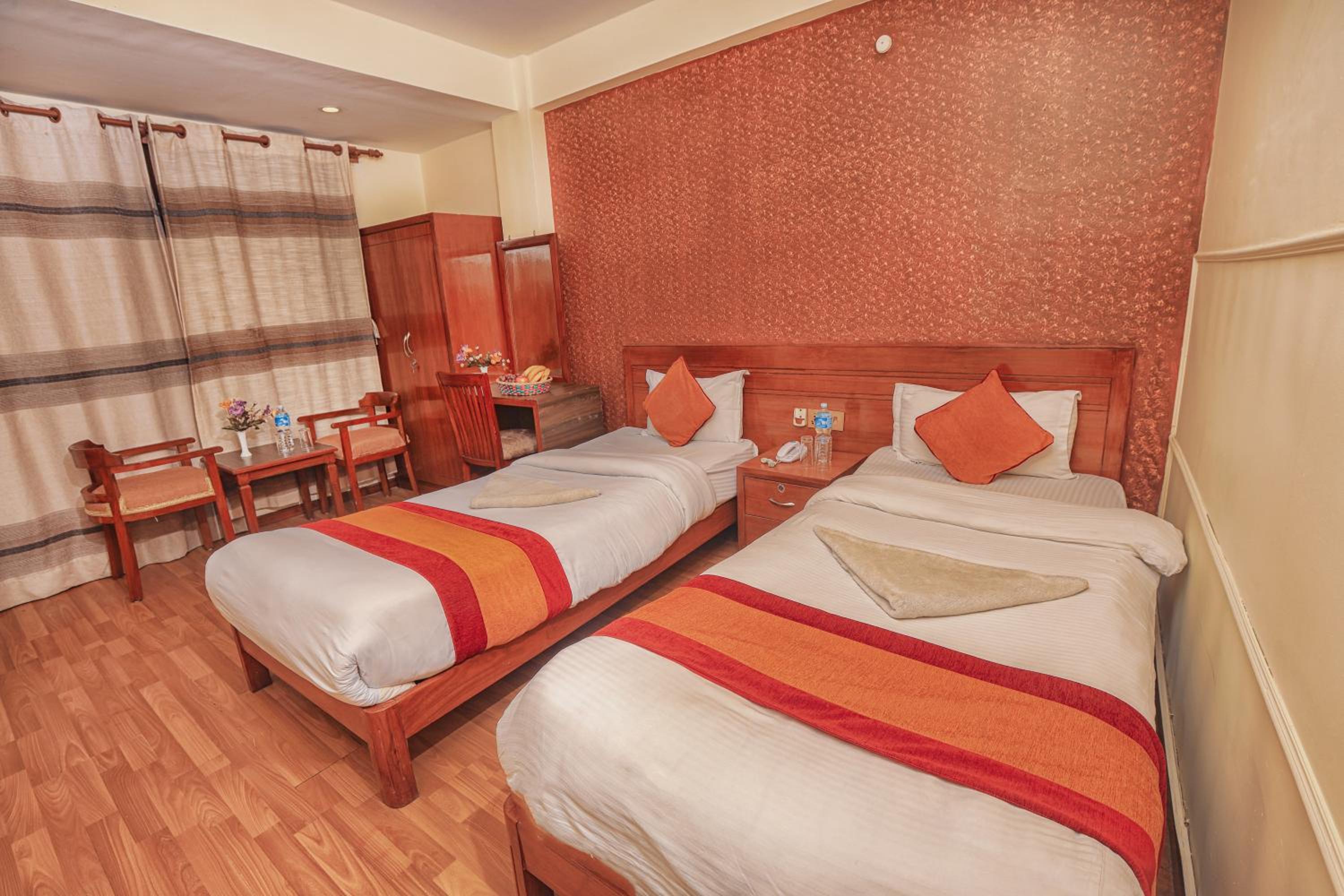 Double Room with Private Bathroom - Photo 4