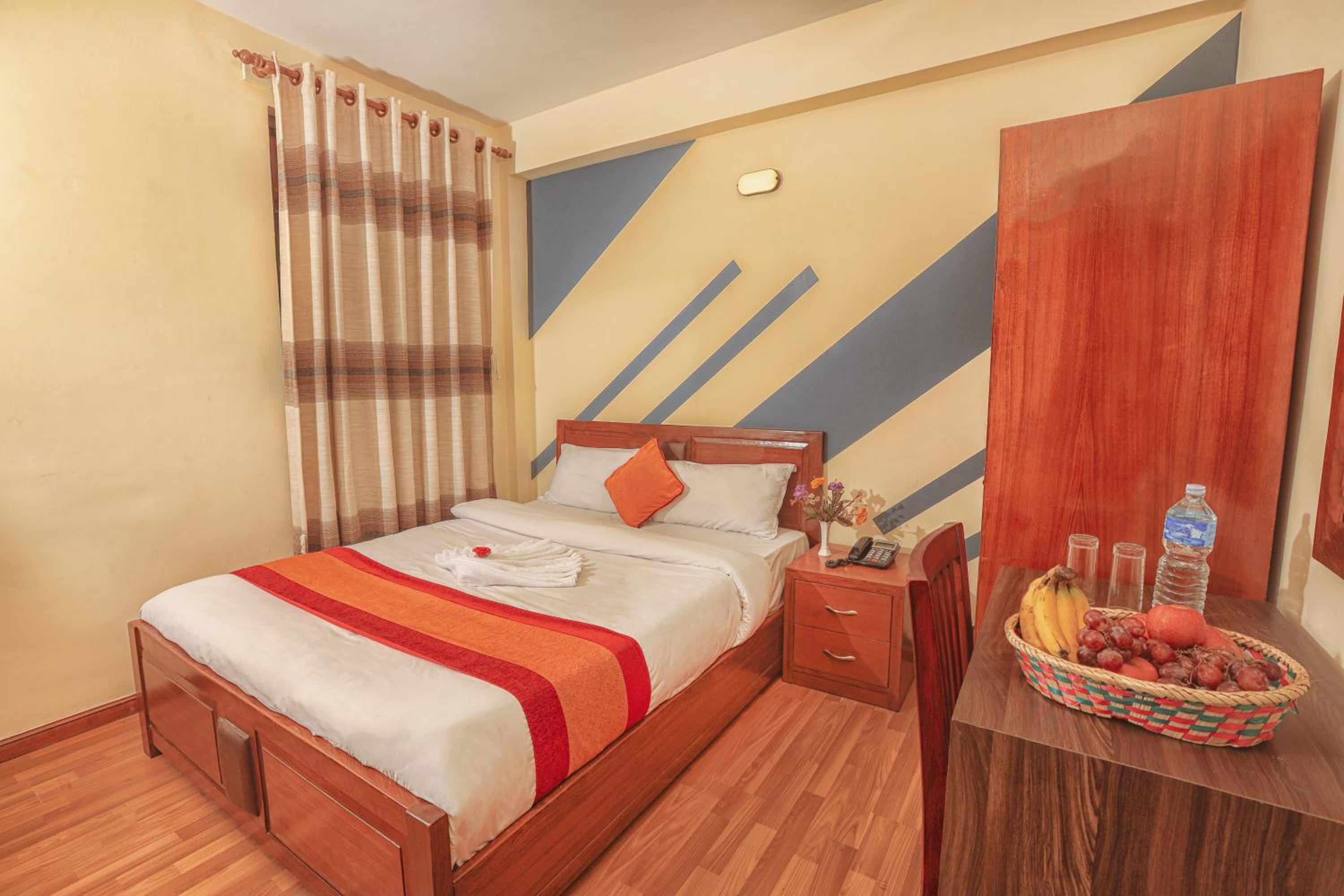 Double Room with Private Bathroom - Photo 9