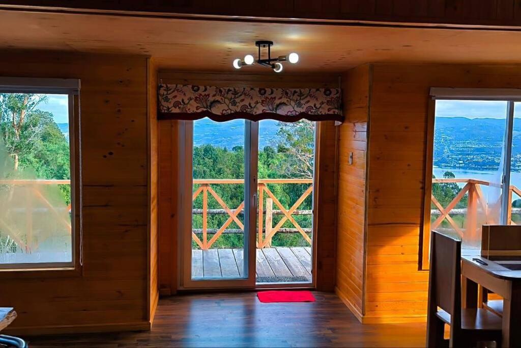 Three-Bedroom House photo 3