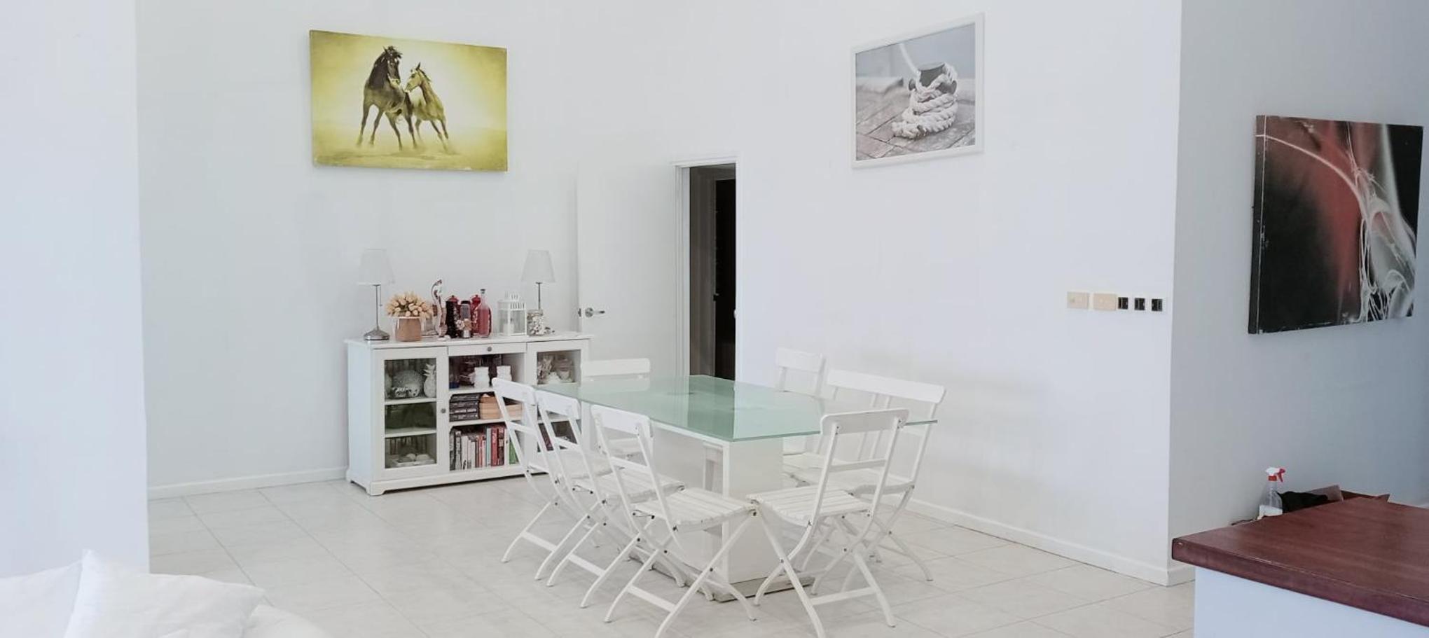 Four-Bedroom House photo 2