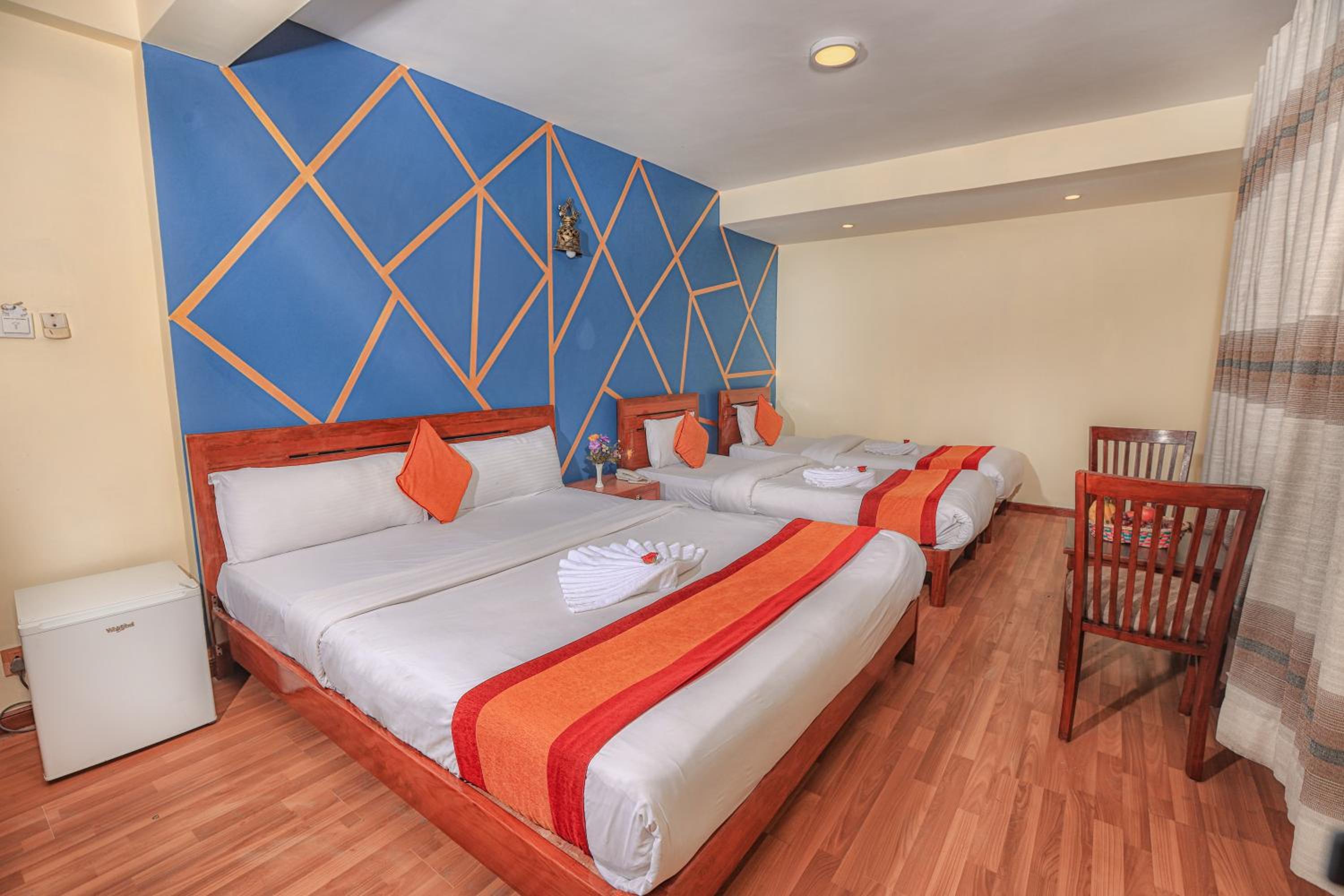 Quadruple Room - Photo 7