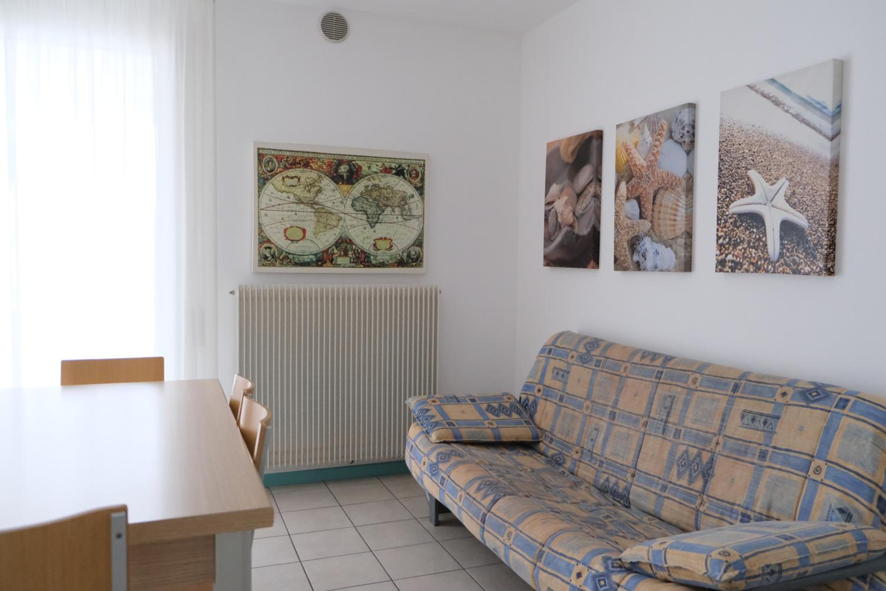 One-Bedroom Apartment with Terrace photo 1
