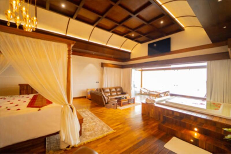 Premium Suite - Photo 12