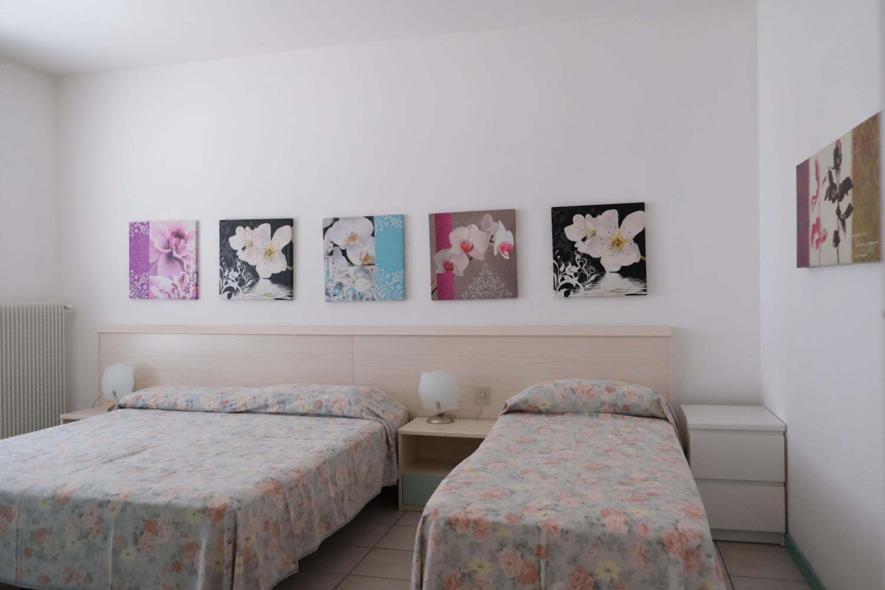 One-Bedroom Apartment with Terrace photo 2