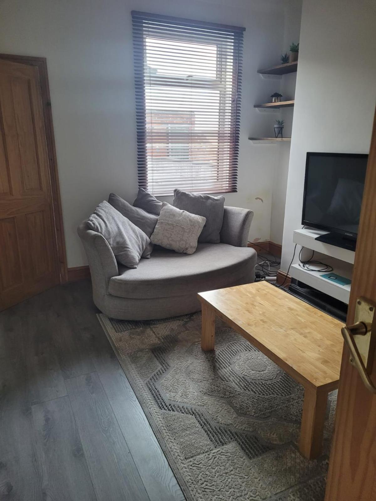 Four-Bedroom House photo 2