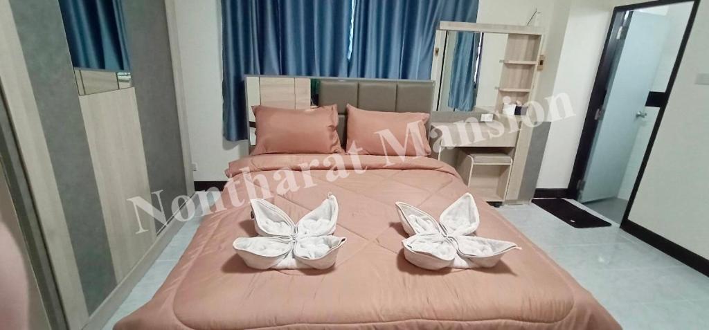 Deluxe King Room photo 1