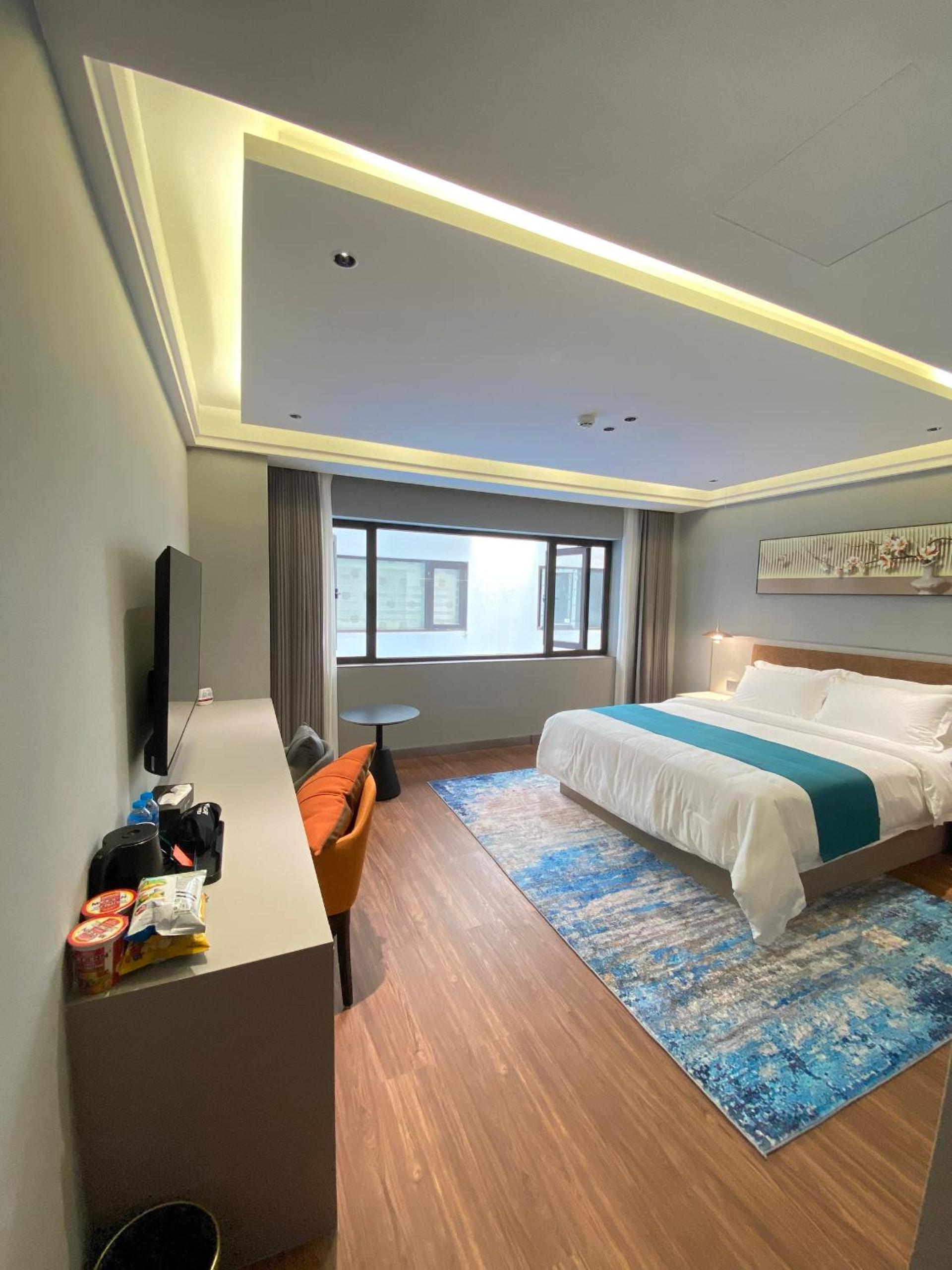Deluxe Double Room with Shower photo 2