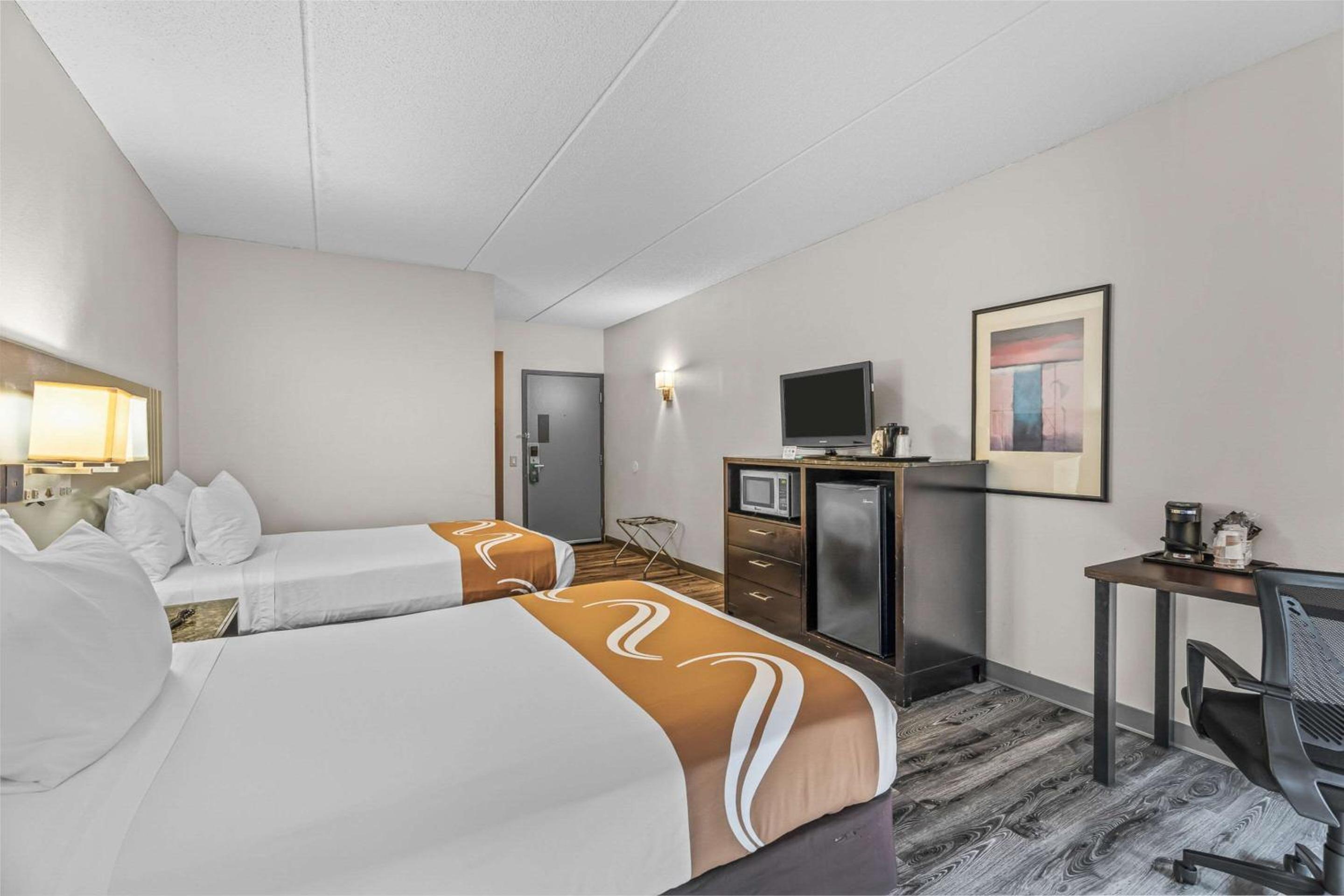Double Room With Two Double Beds - Non-Smoking photo 2
