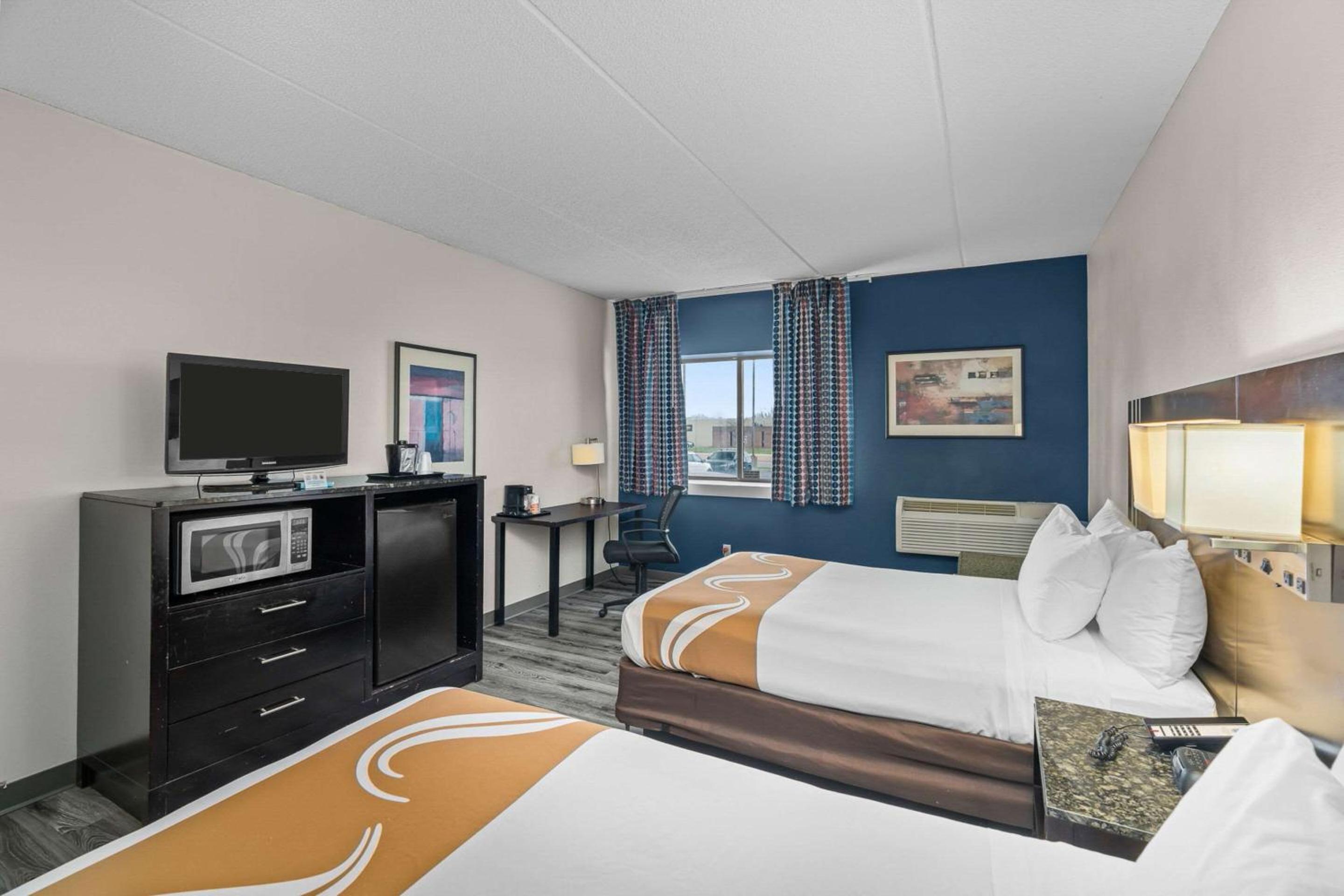 Double Room With Two Double Beds - Non-Smoking photo 3