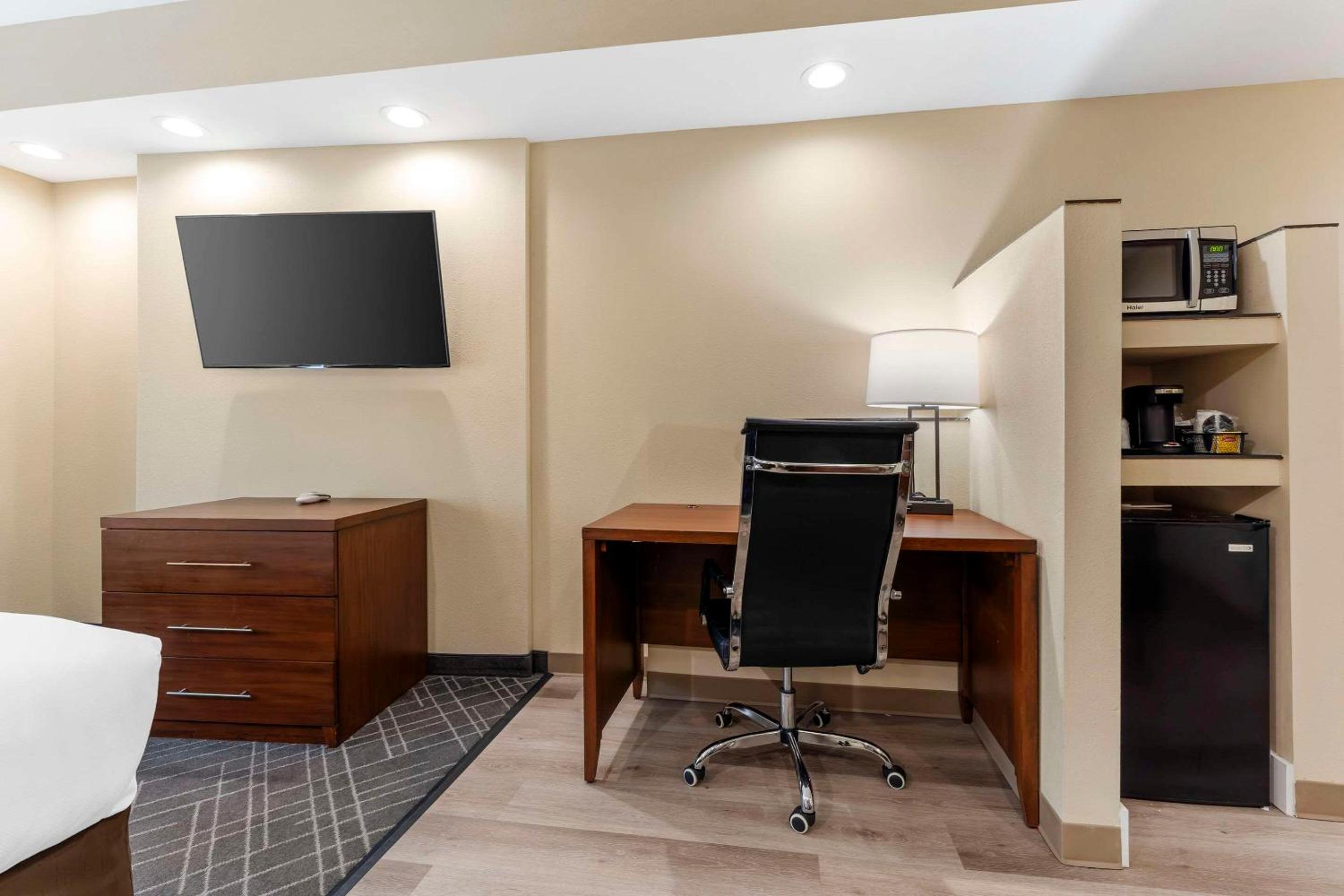 King Suite - Photo 3