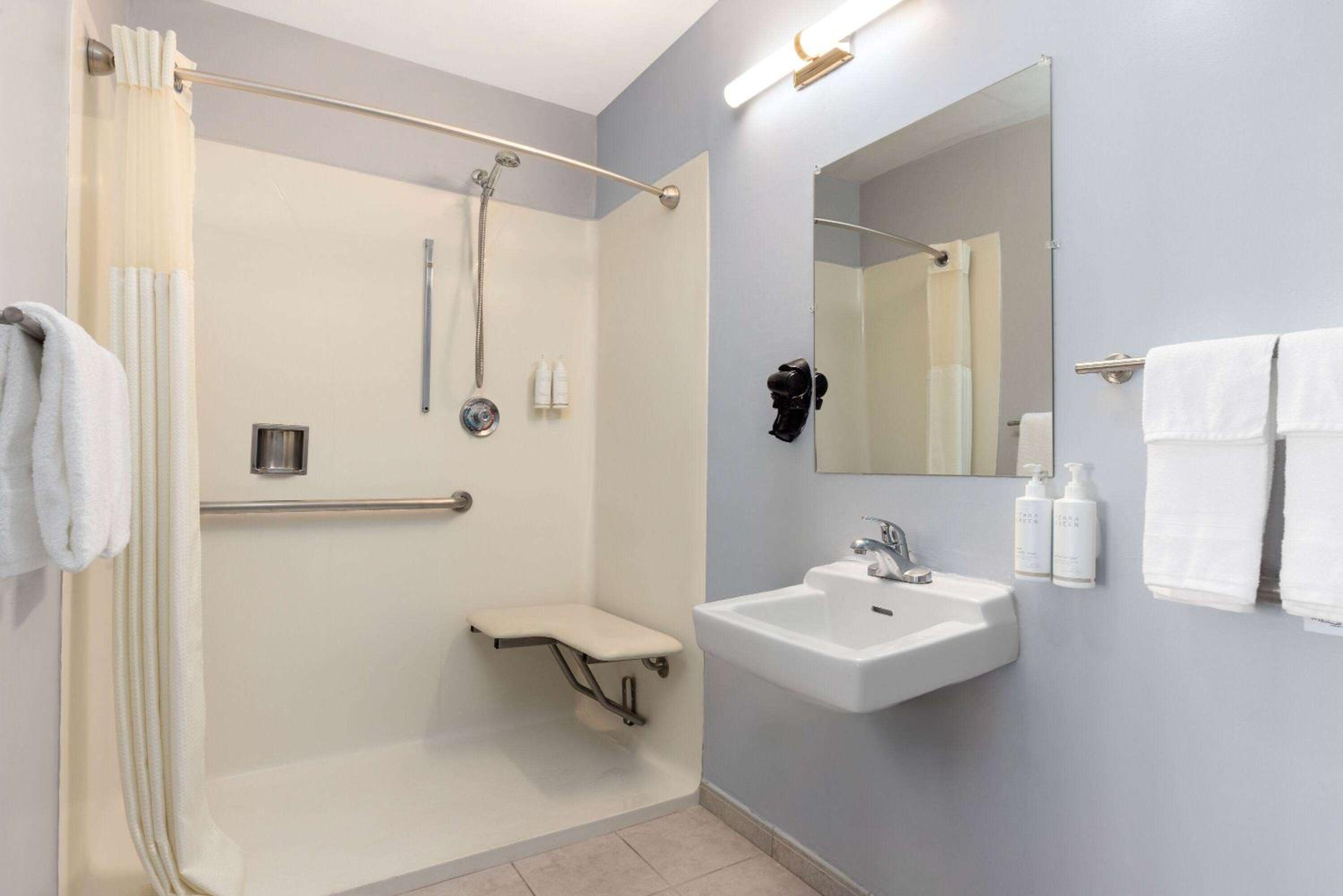 King Room - Disability Access/Non-Smoking photo 1