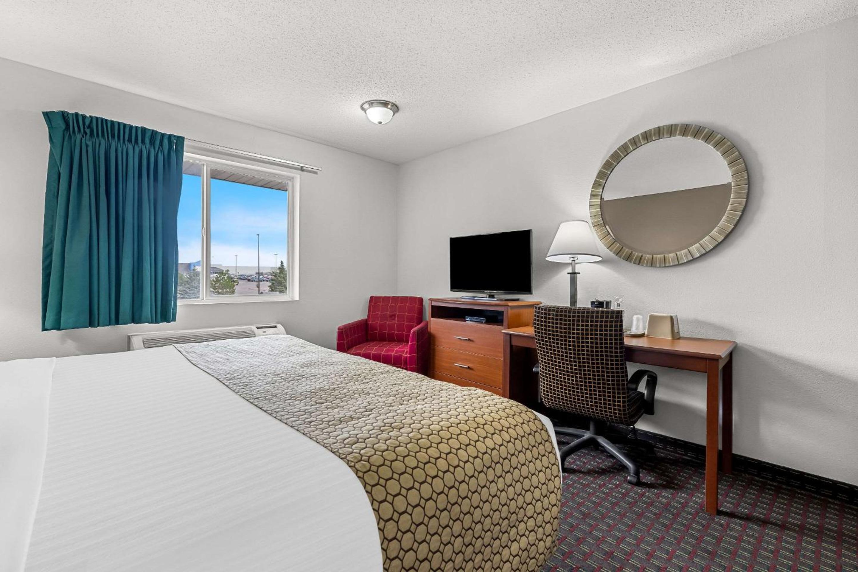 Standard King Room - Non-Smoking  - Photo 2