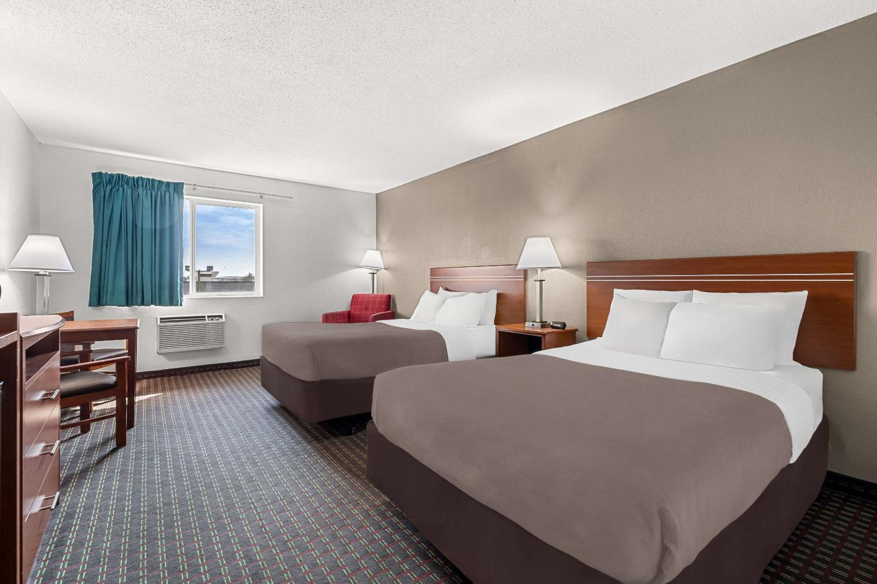 Double Room With Two Double Beds - Non-Smoking photo 1