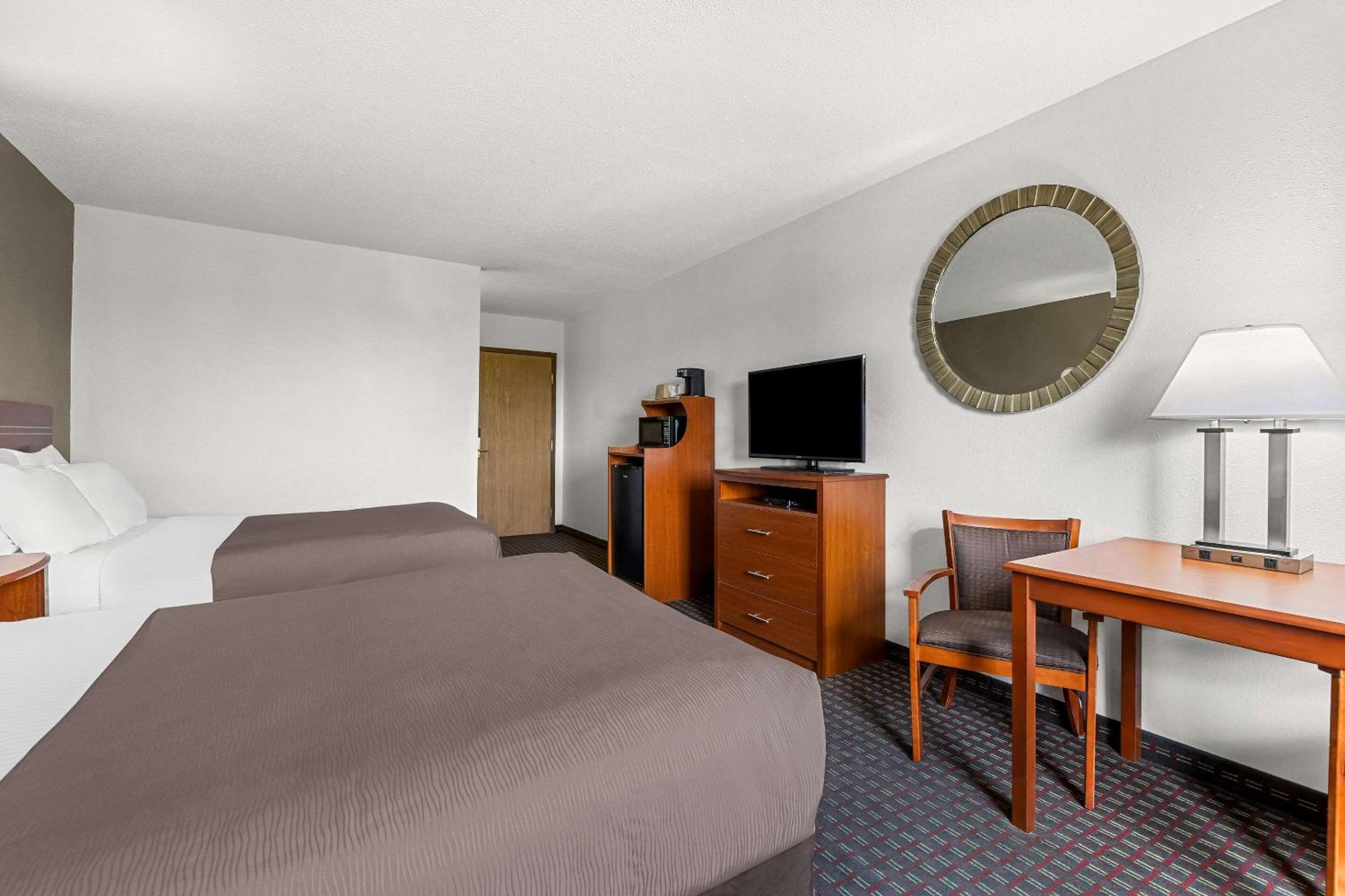 Double Room With Two Double Beds - Non-Smoking photo 2