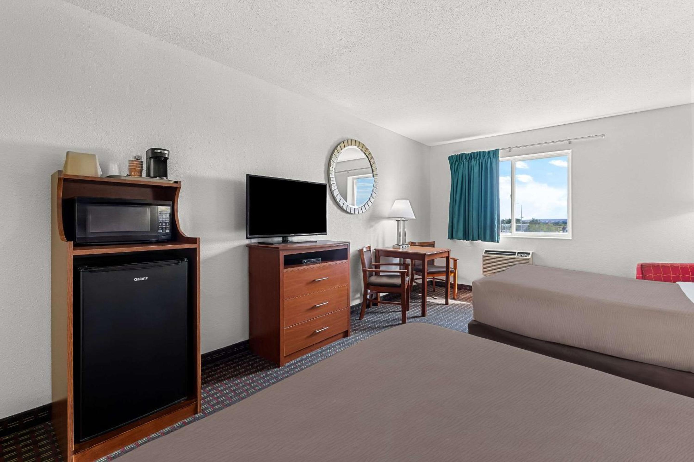 Double Room With Two Double Beds - Non-Smoking photo 3