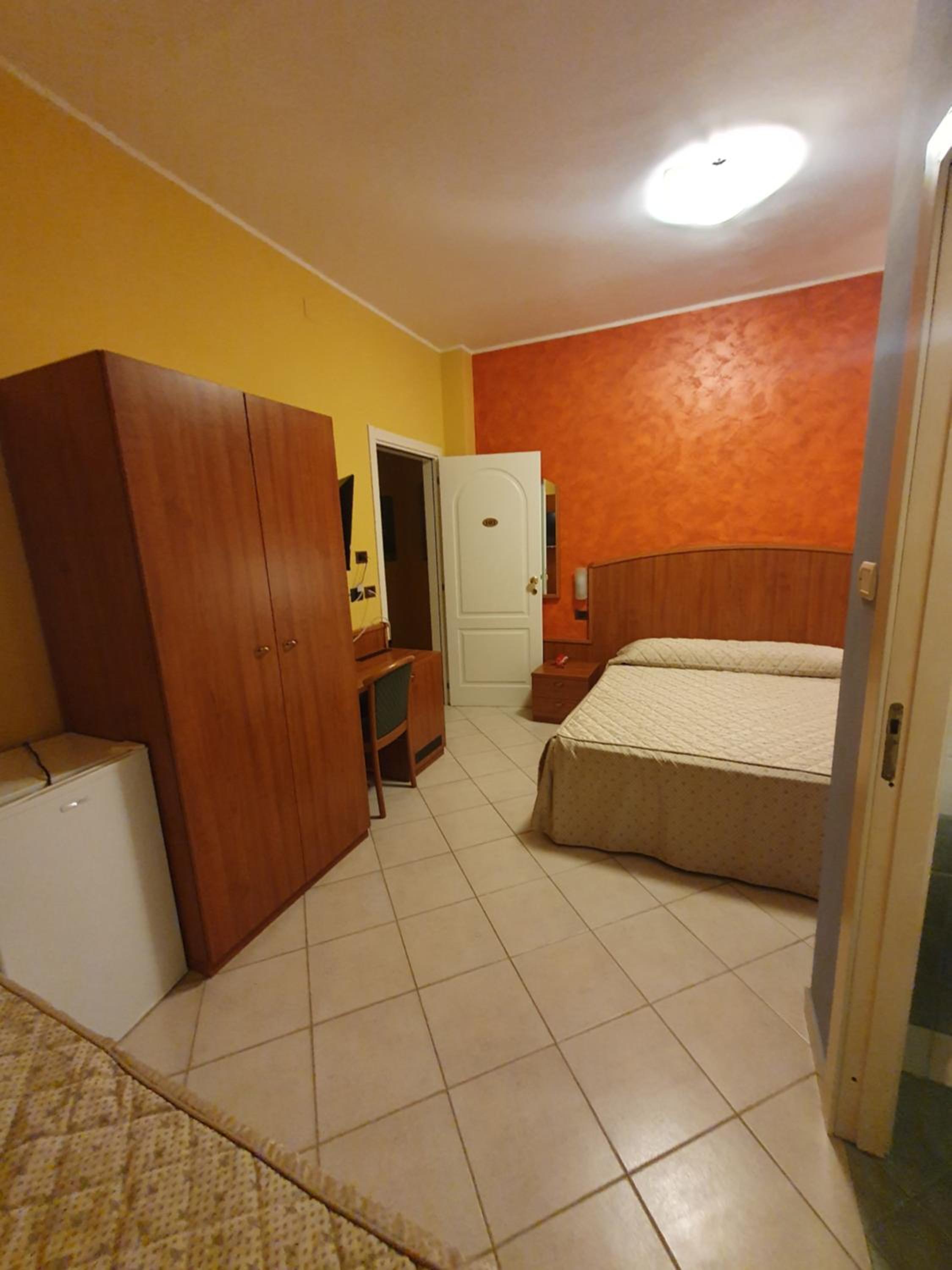 Deluxe Double Room With Extra Bed
