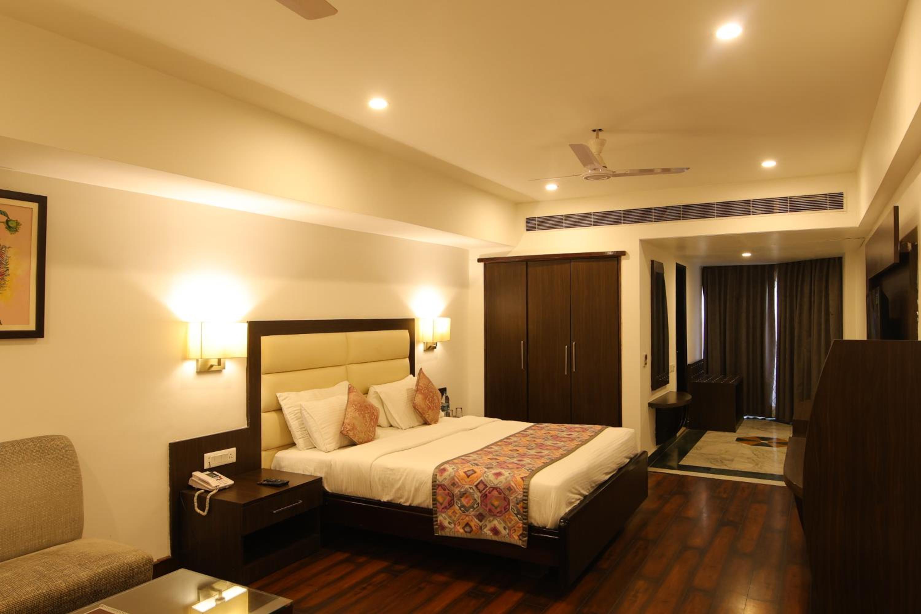 Club Room photo 2