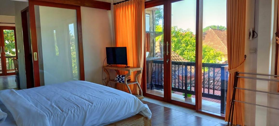 One-Bedroom Apartment with Balcony