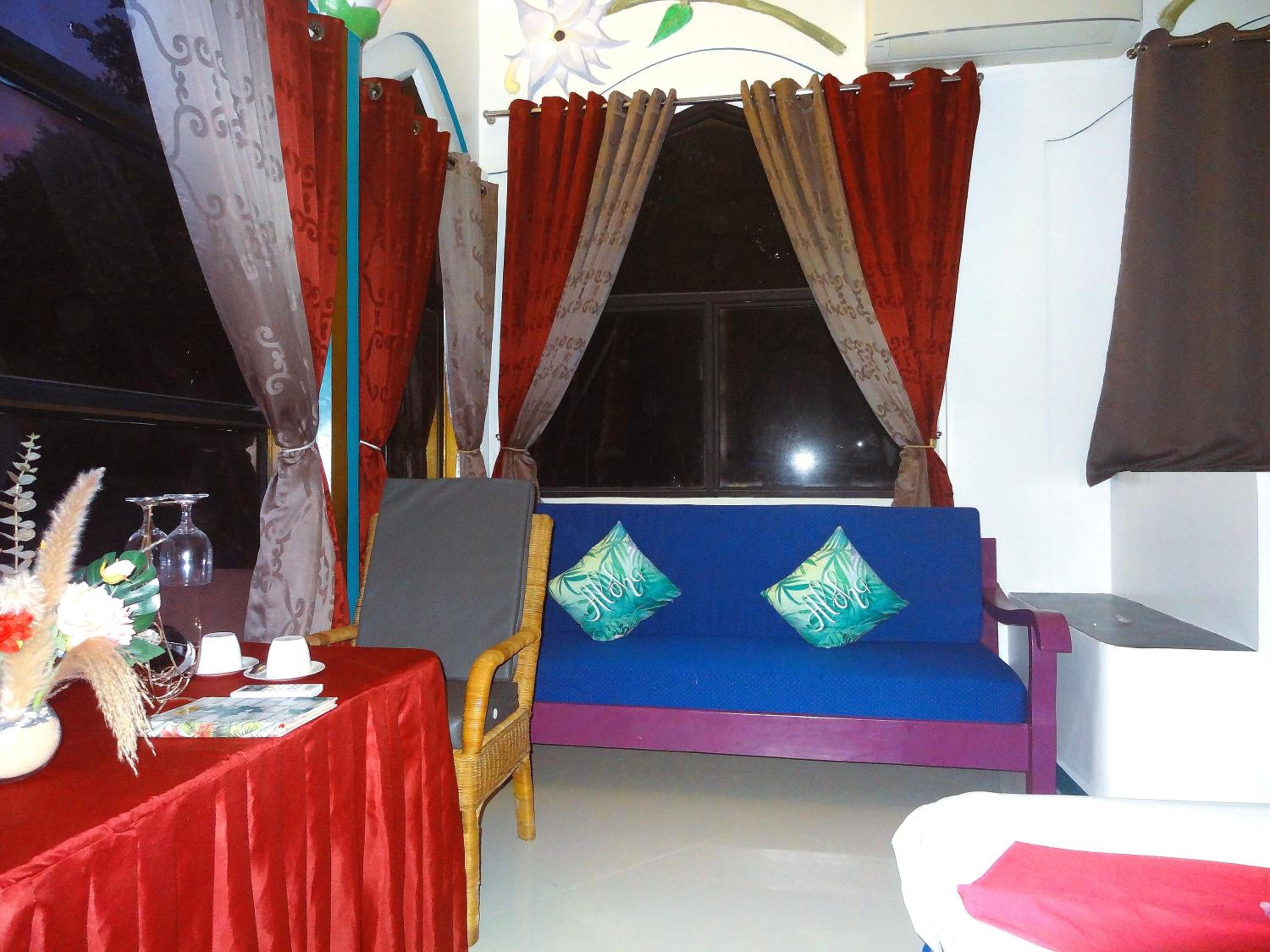 Family Room with Sea View photo 2