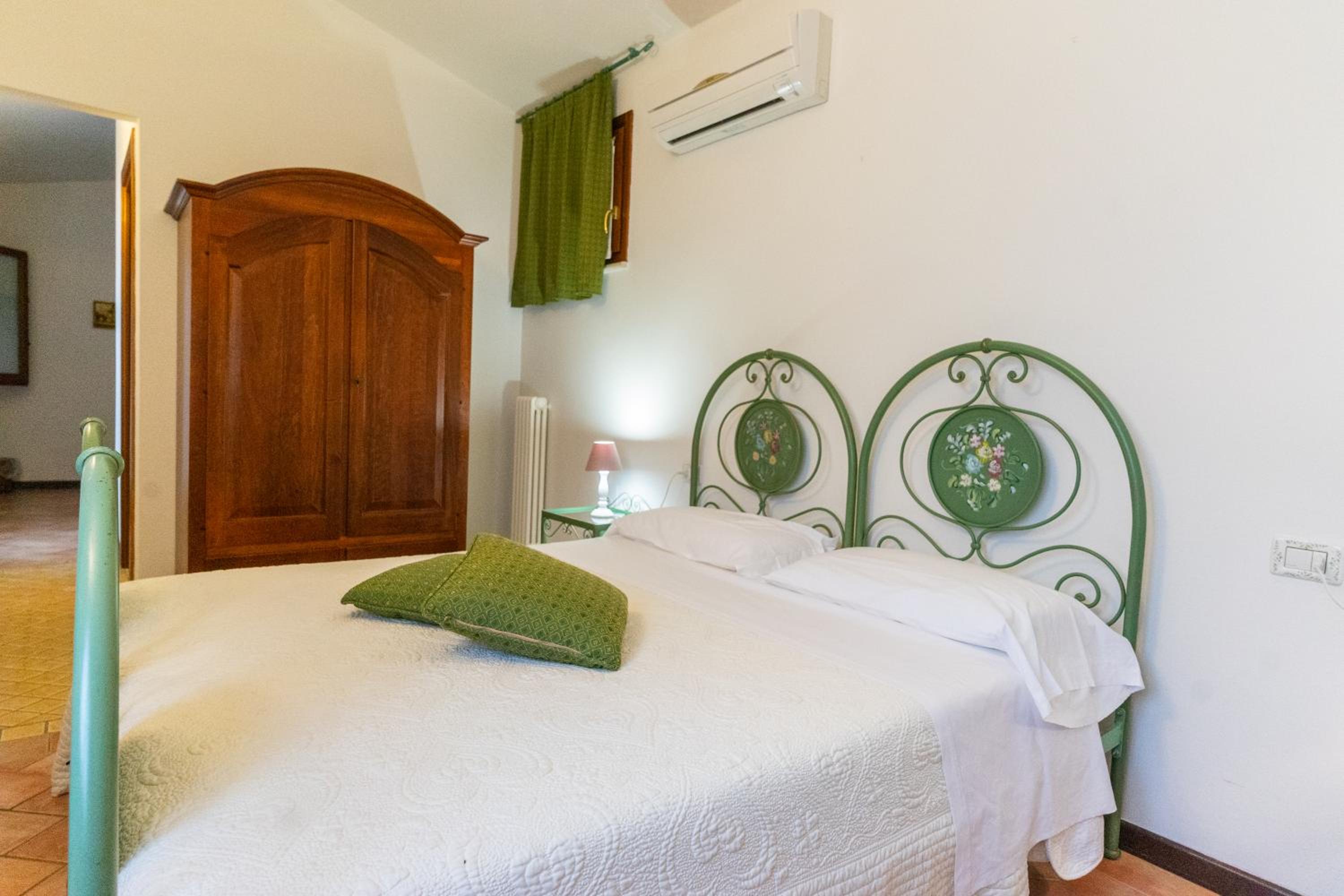 Studio Apartment with One Double Bed photo 1