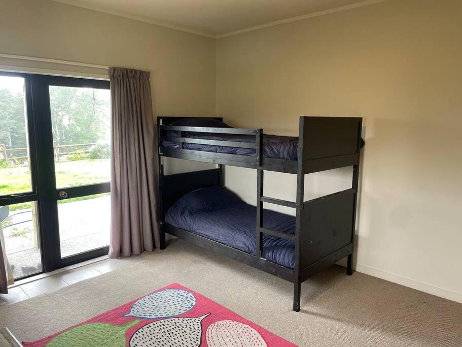 Six-Bedroom House photo 1