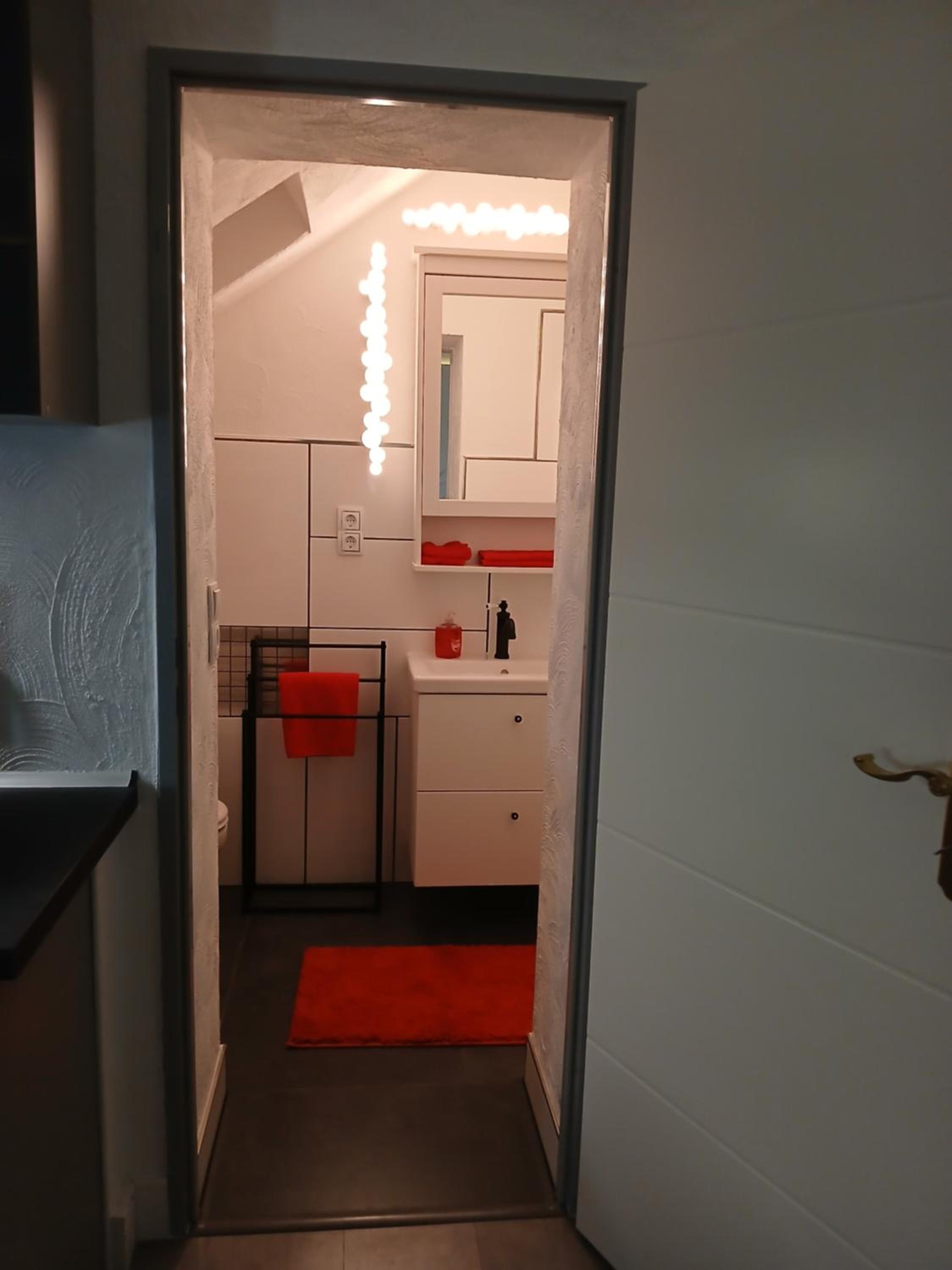 One-Bedroom Apartment photo 2